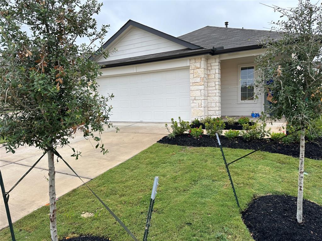 563 Evergreen Sumac Loop Property Photo 1