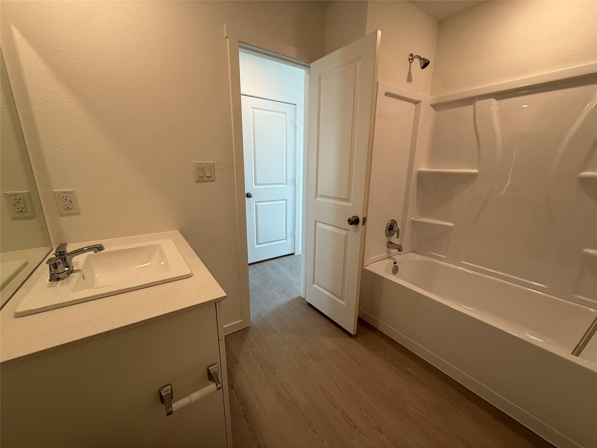 785 Whoopers Loop Property Photo 13