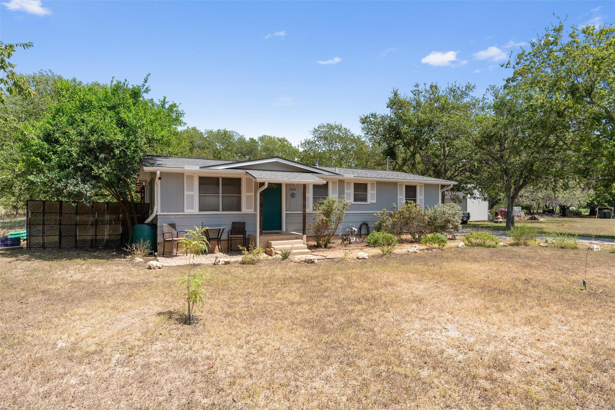 1003 Bugg Ln Property Photo 2