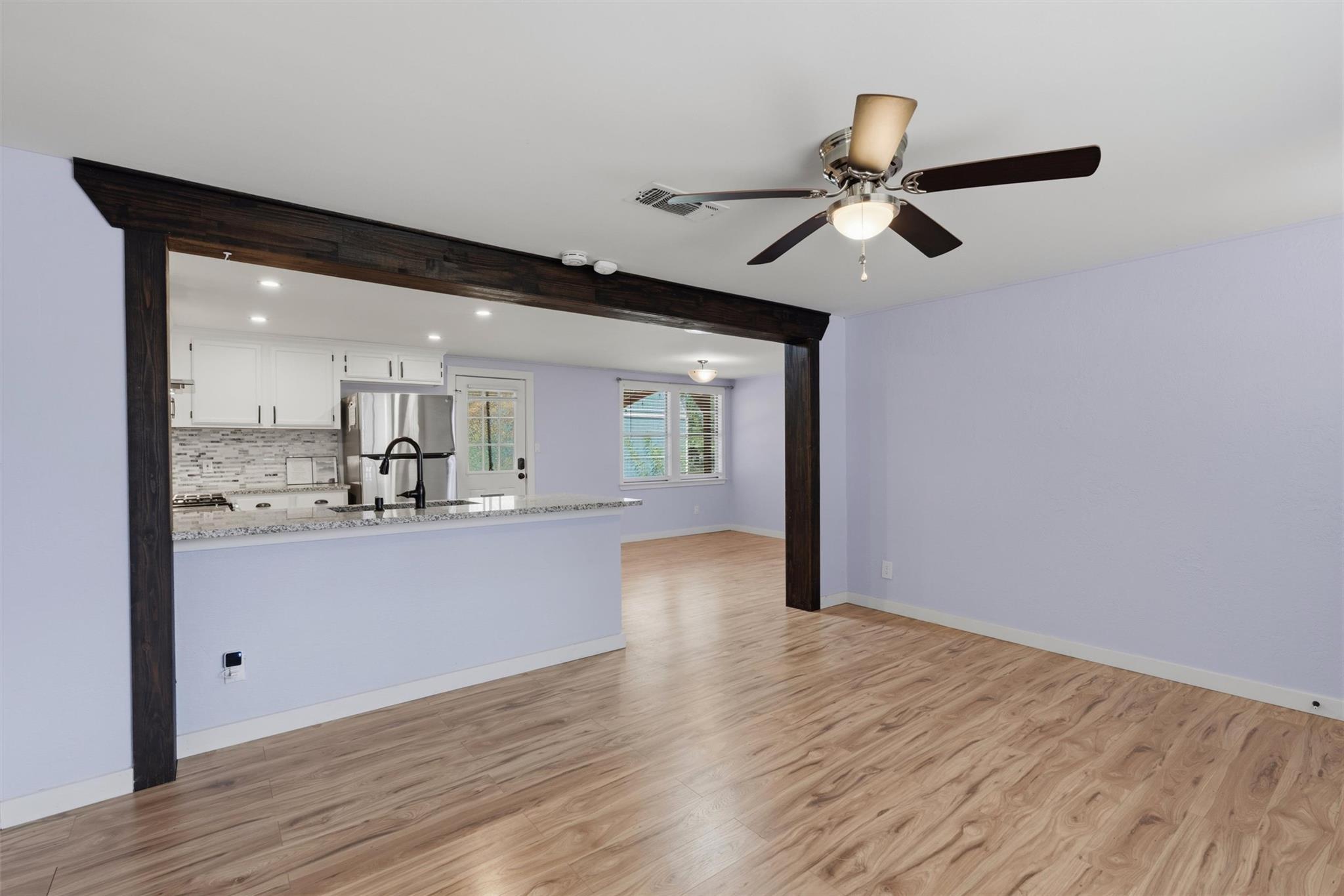 1003 Bugg Ln Property Photo 5