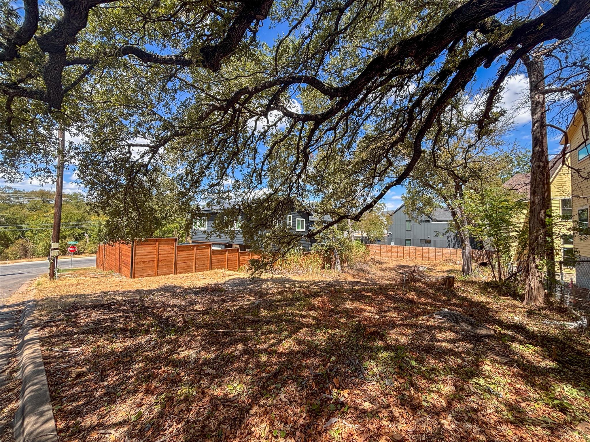 4602 Santa Anna St Property Photo 1