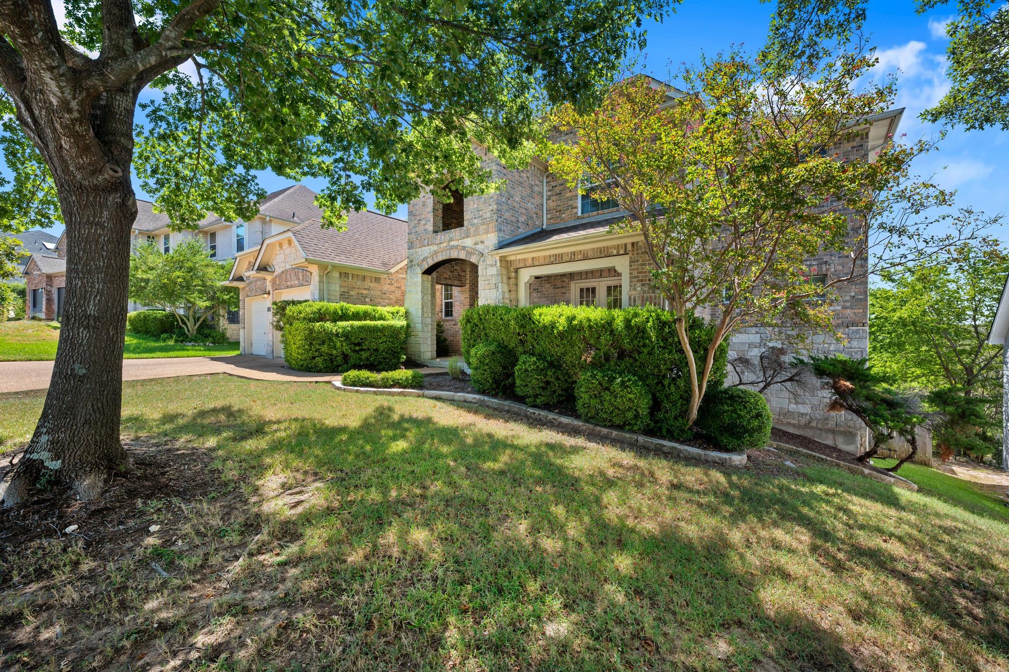 6819 Chalk Hill Dr Property Photo 3