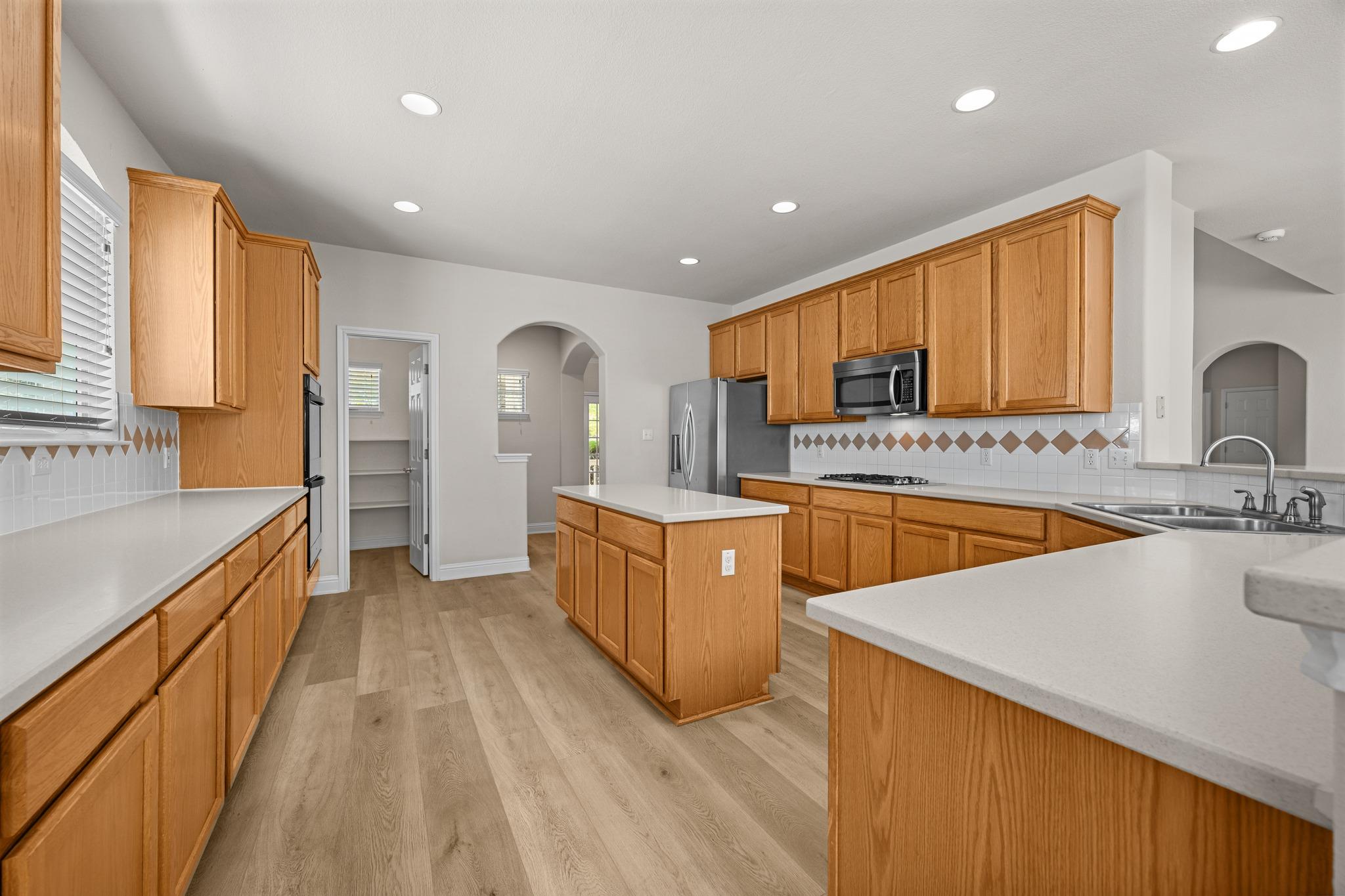 6819 Chalk Hill Dr Property Photo 13