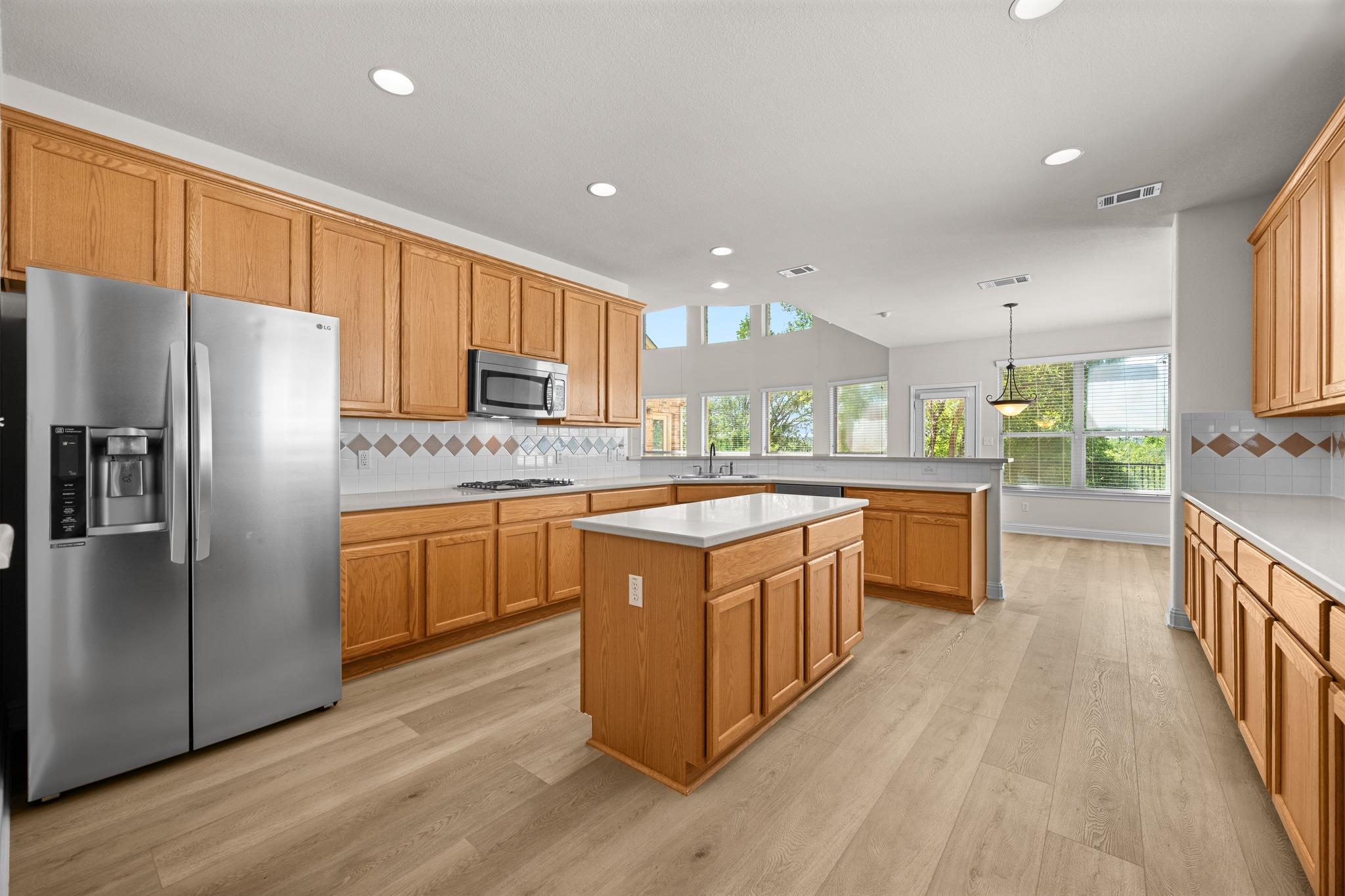 6819 Chalk Hill Dr Property Photo 14
