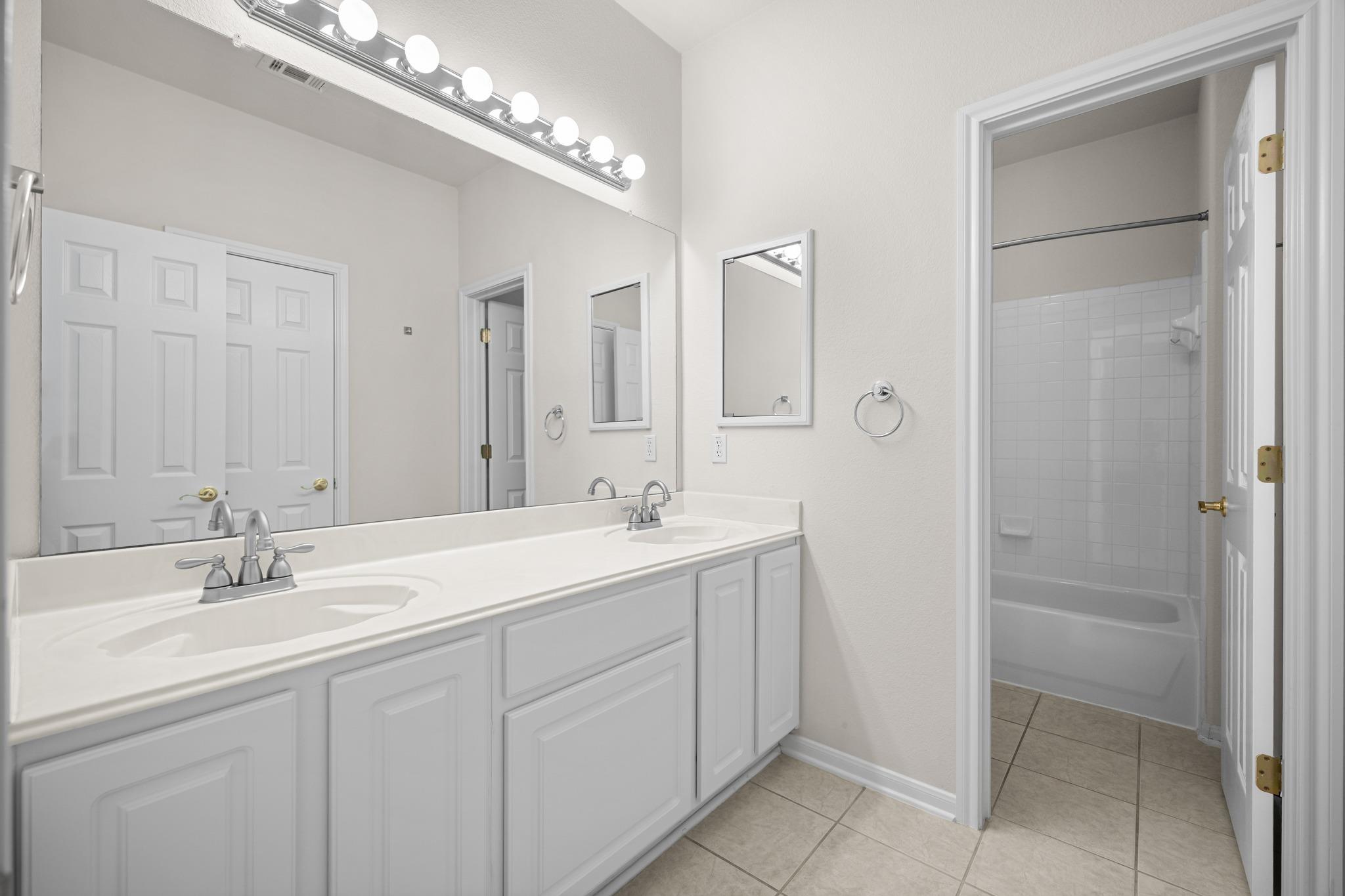 6819 Chalk Hill Dr Property Photo 27