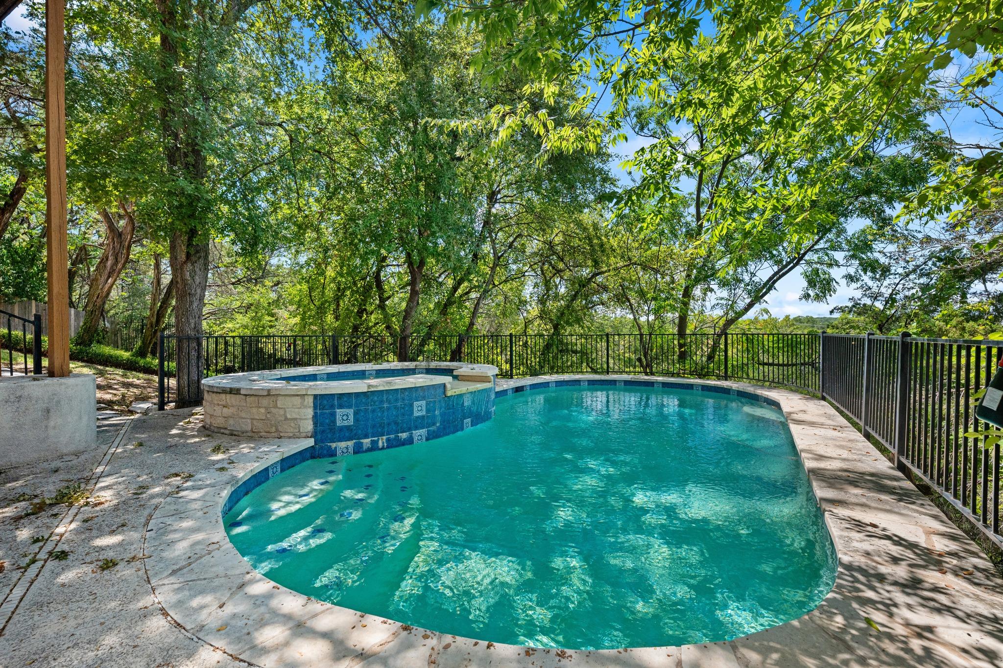 6819 Chalk Hill Dr Property Photo 38