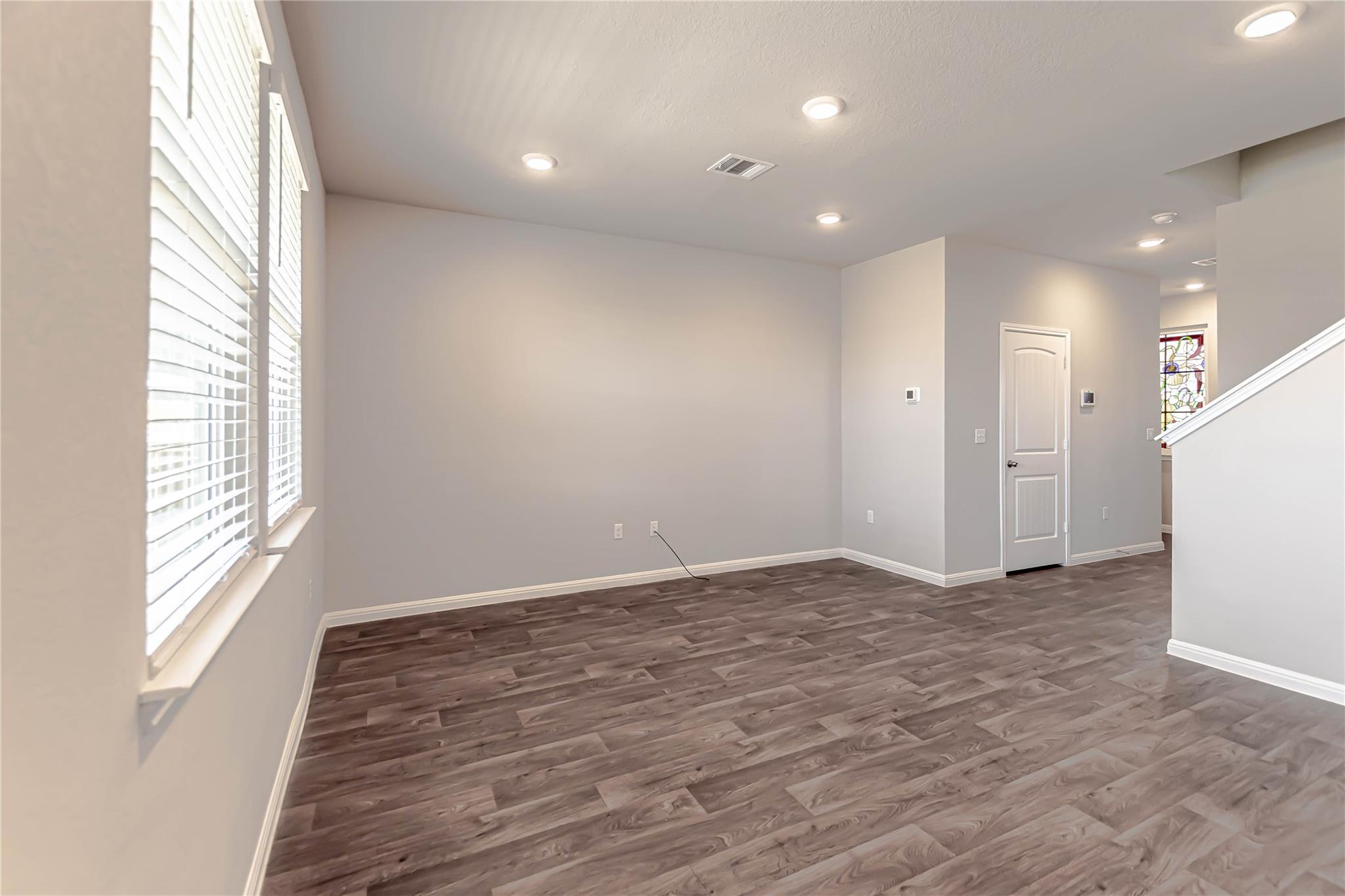 114 Mercer St Property Photo 8