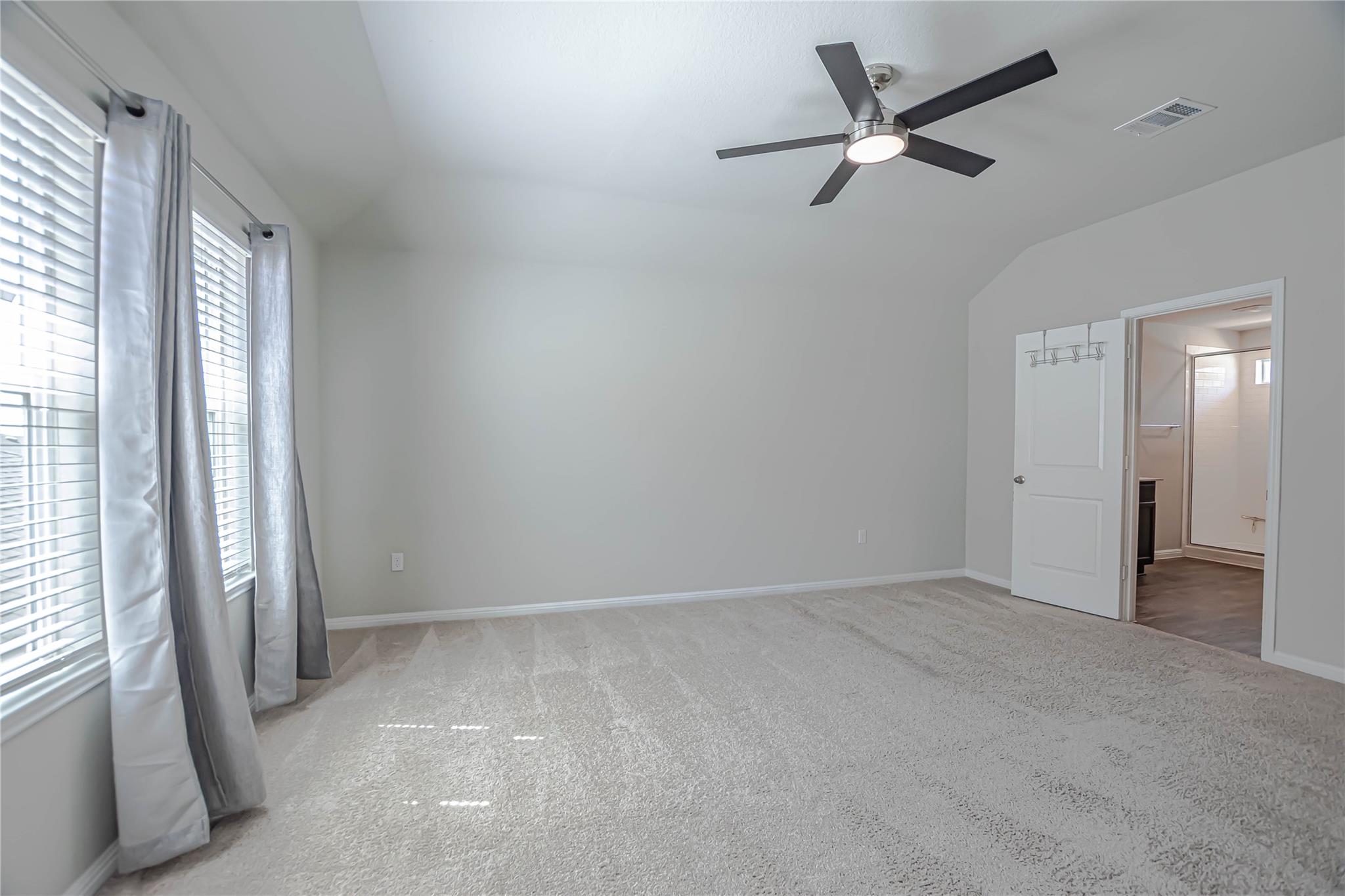 114 Mercer St Property Photo 13