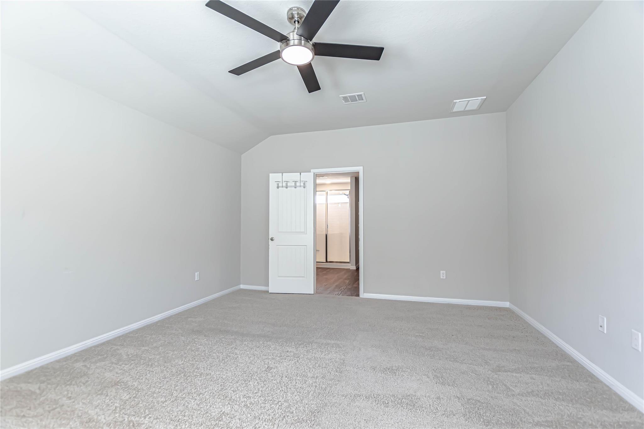 114 Mercer St Property Photo 14