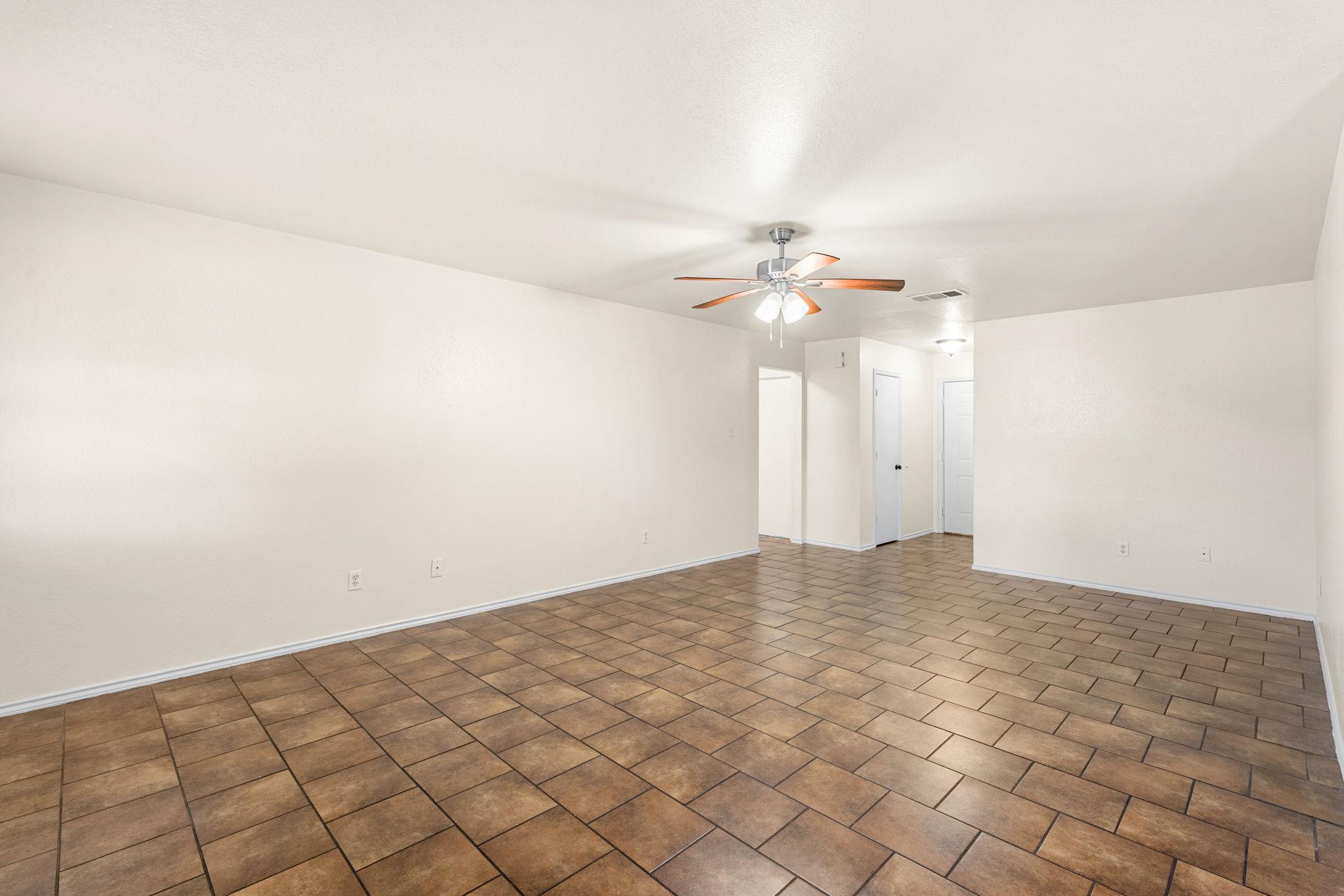 5101 Bridle Dr Property Photo 3