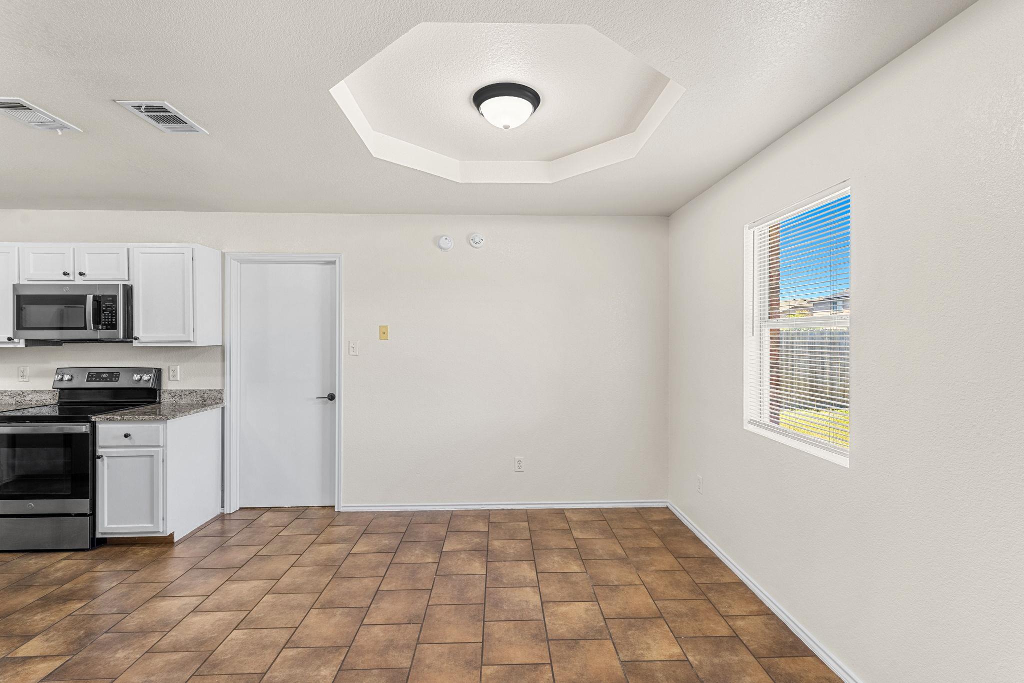 5101 Bridle Dr Property Photo 8
