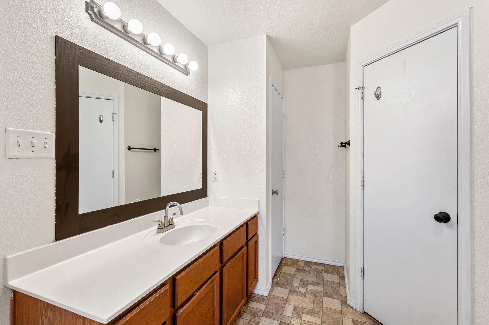 5101 Bridle Dr Property Photo 14