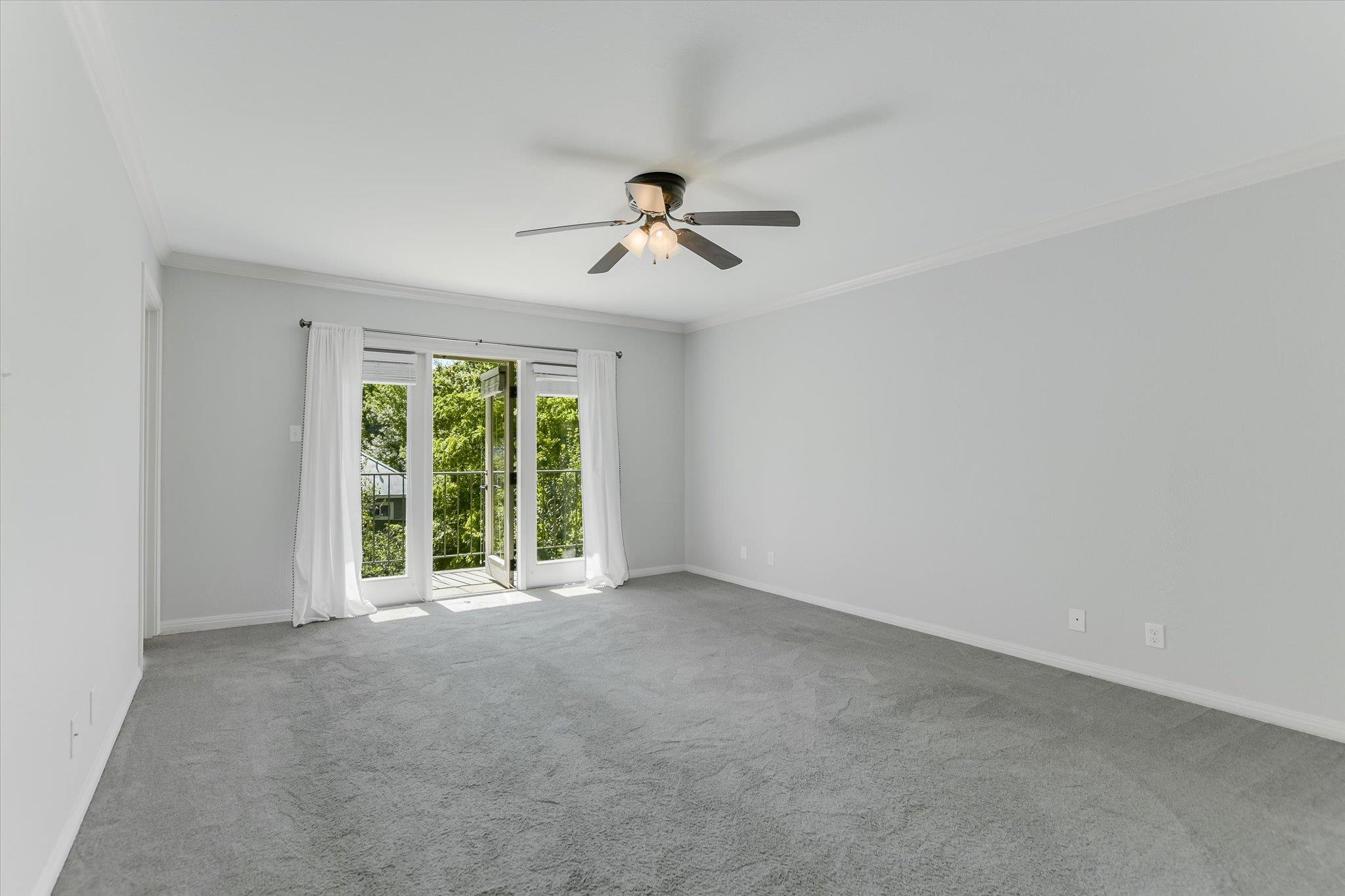 1407 W 39th 1/2 St 203 Property Photo 10