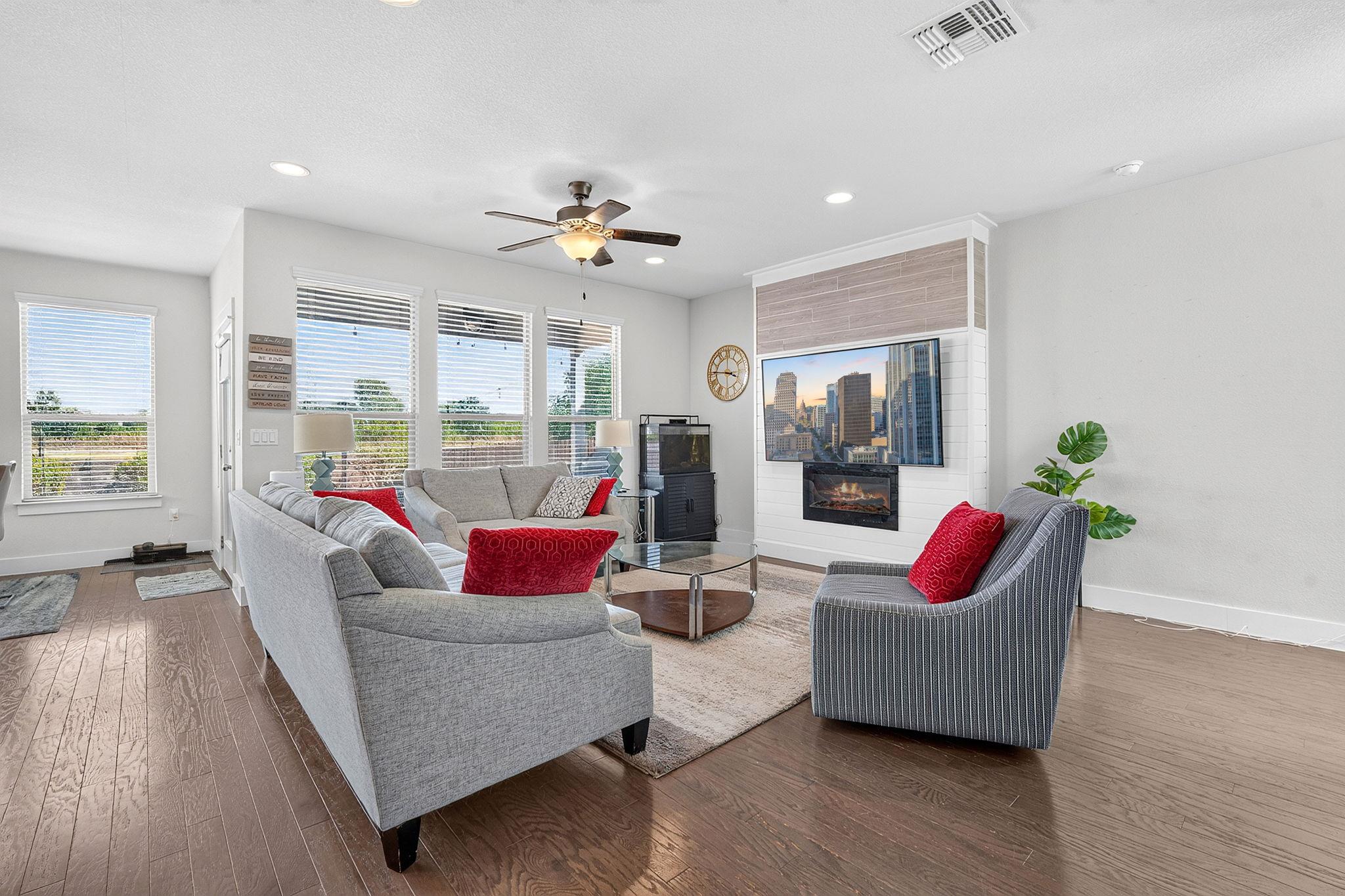 3121 Lions Tail St Property Photo 6