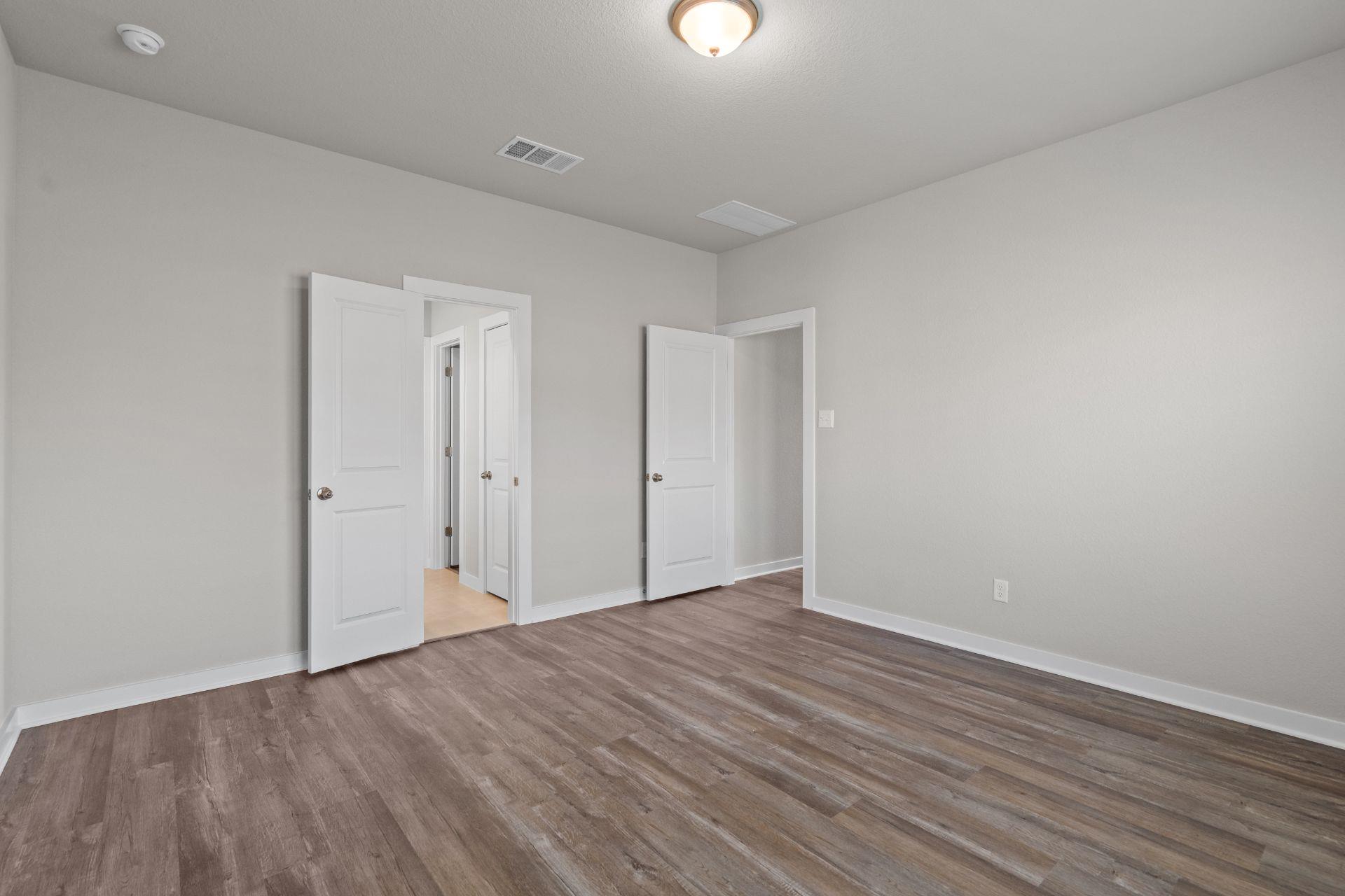 501 Sleep Hollow None Property Photo 13