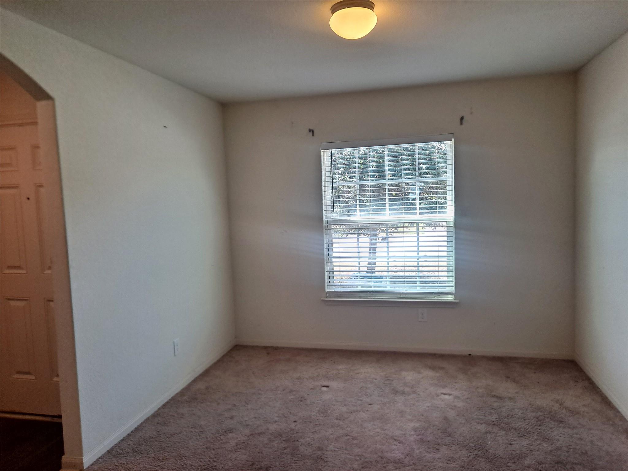 685 Yearwood Ln Property Photo 5