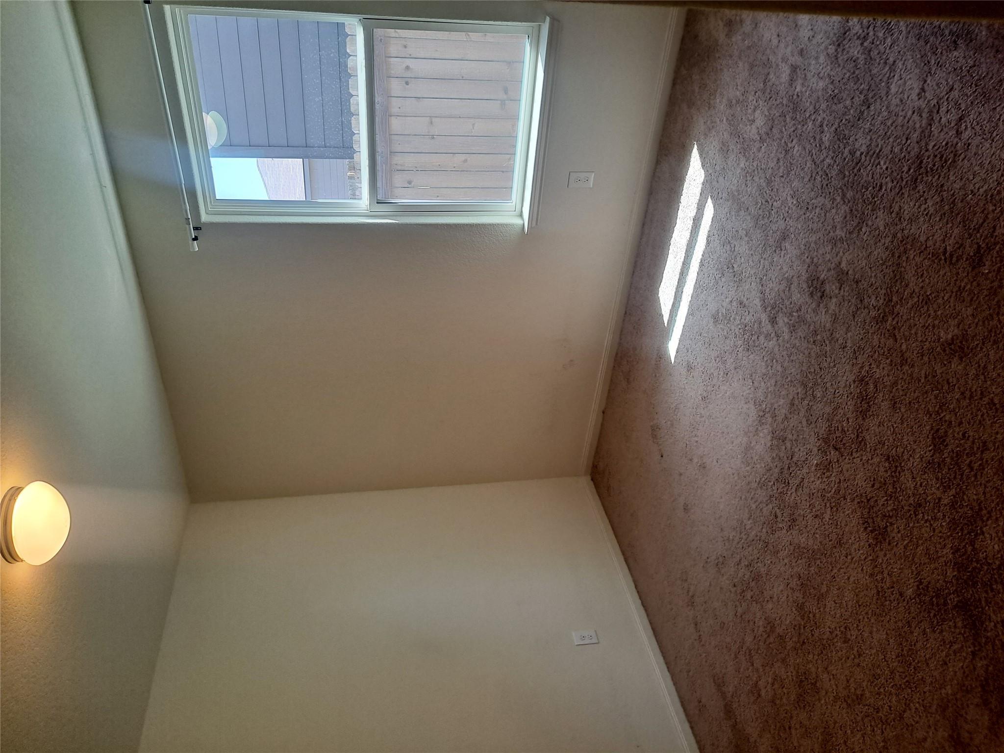 685 Yearwood Ln Property Photo 8