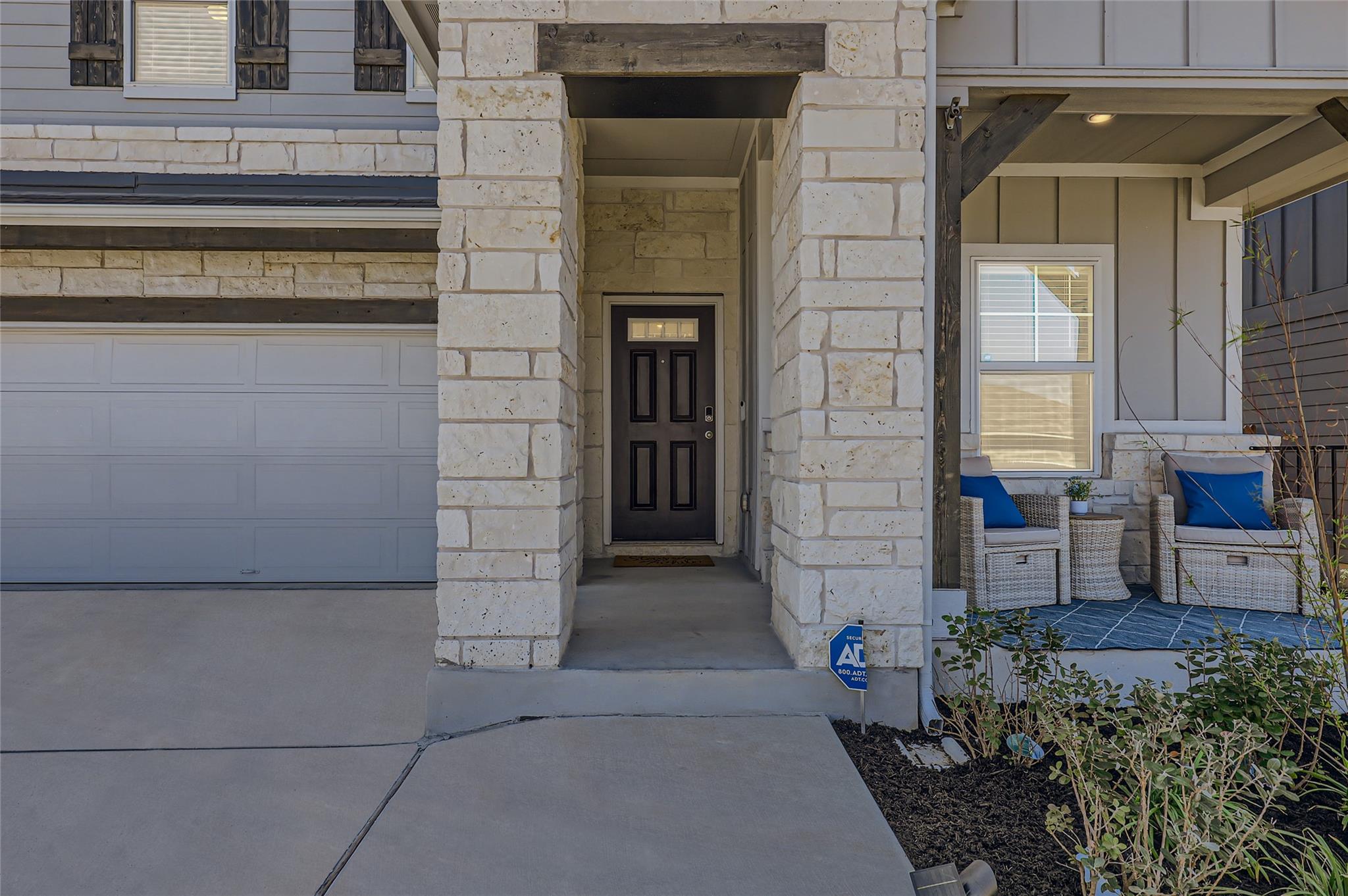 556 Loriner Way Property Photo 3