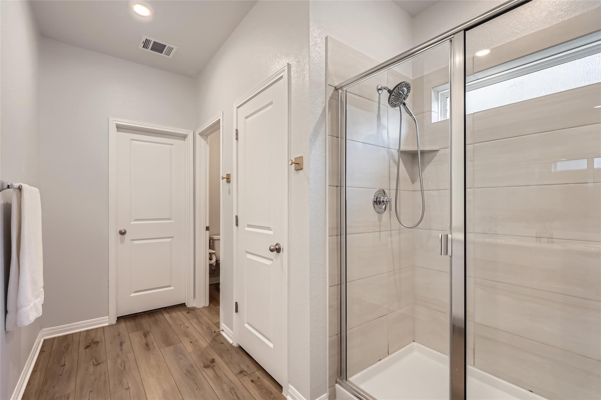 556 Loriner Way Property Photo 18