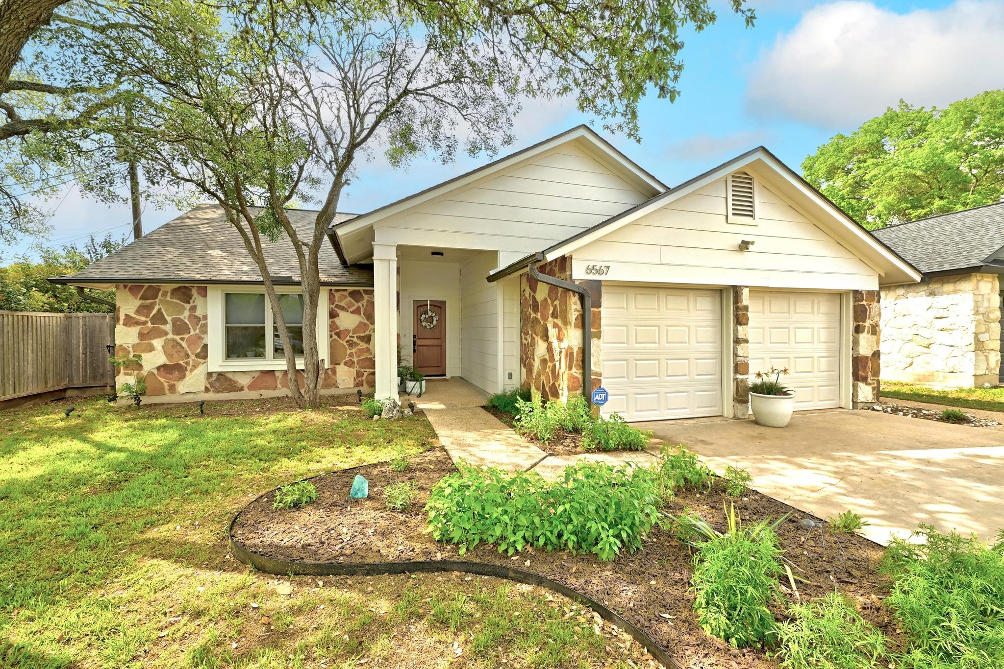 6567 Fair Valley Trl Property Photo 3