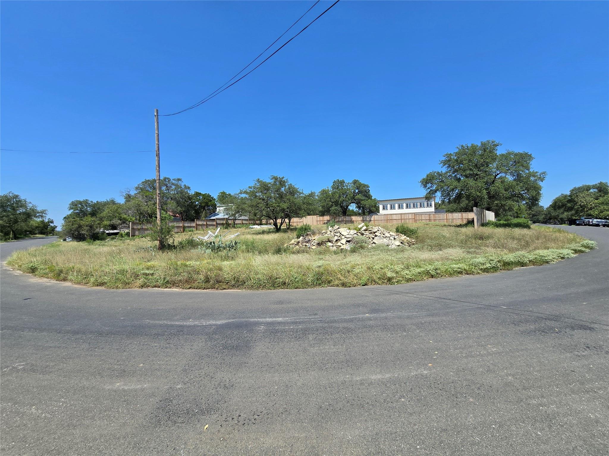 001 Martin Ln Property Photo 1