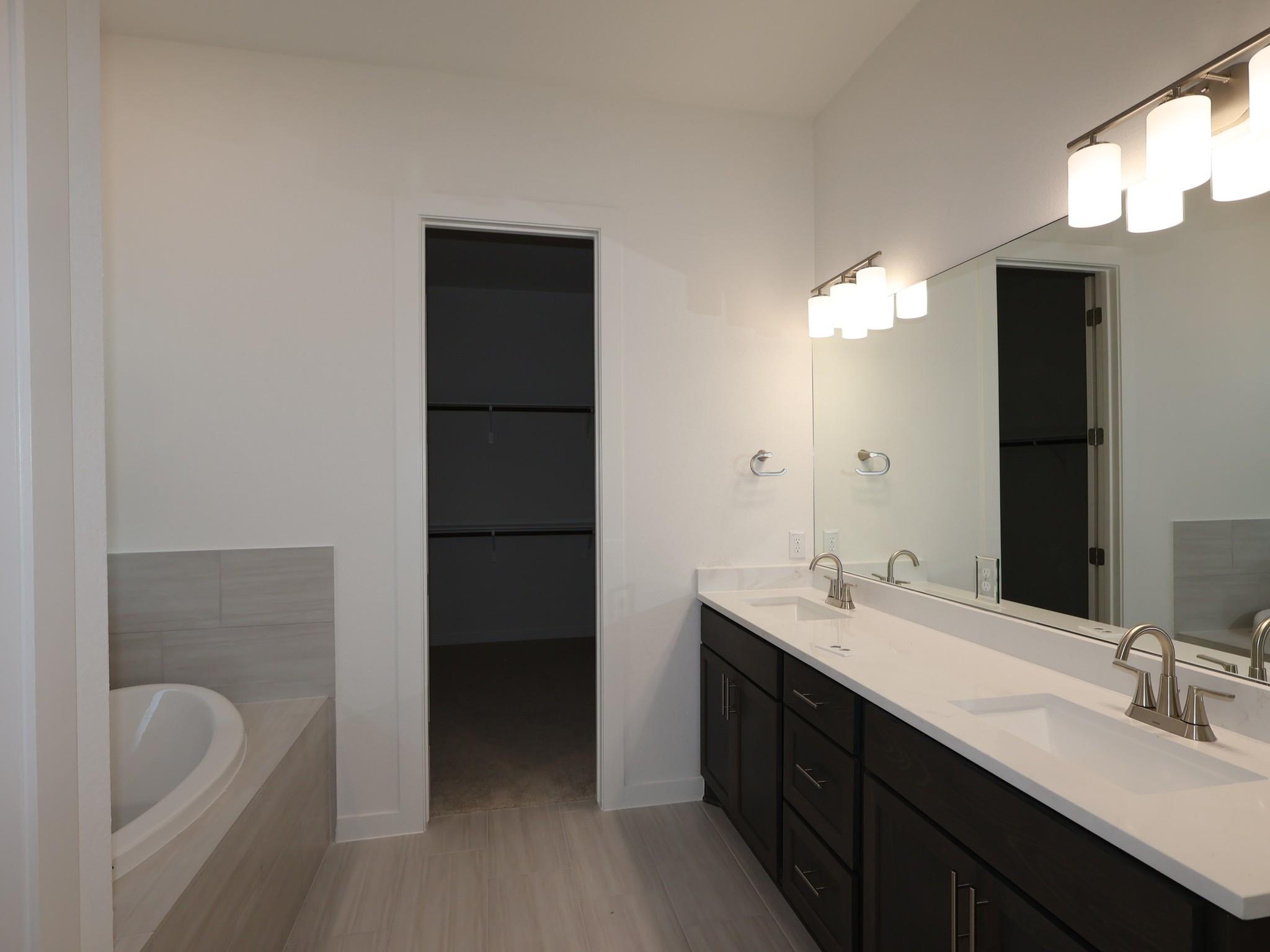 4012 Fulton Dr Property Photo 12