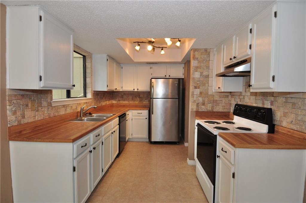 13405 Saddlebrook Trl #b Property Photo 8