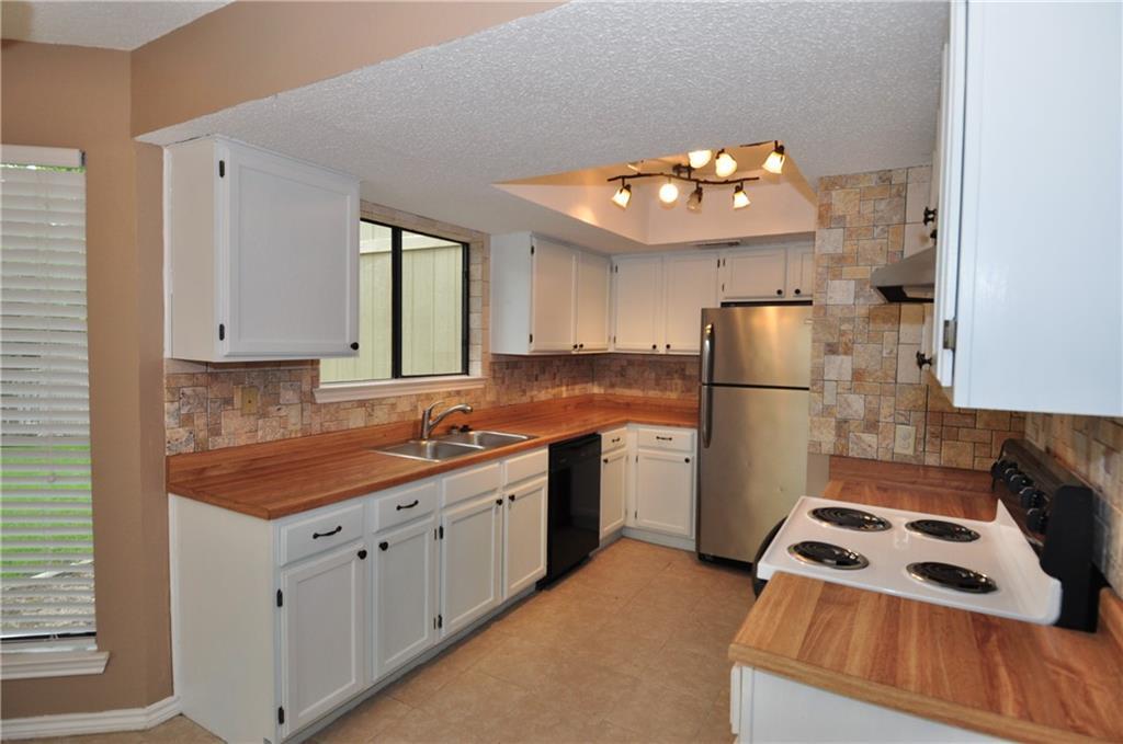 13405 Saddlebrook Trl #b Property Photo 9