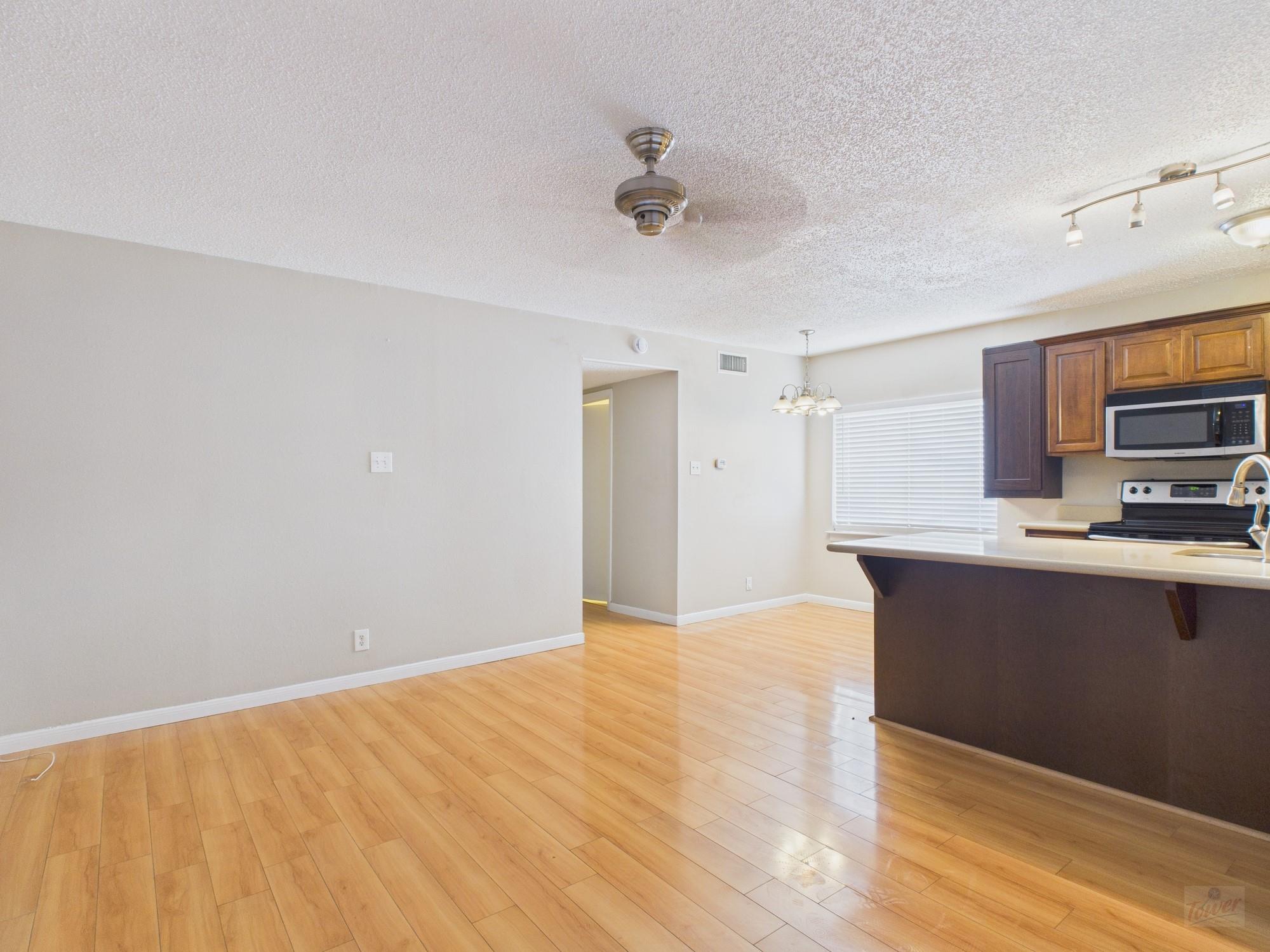 2408 Longview St #101 Property Photo 2