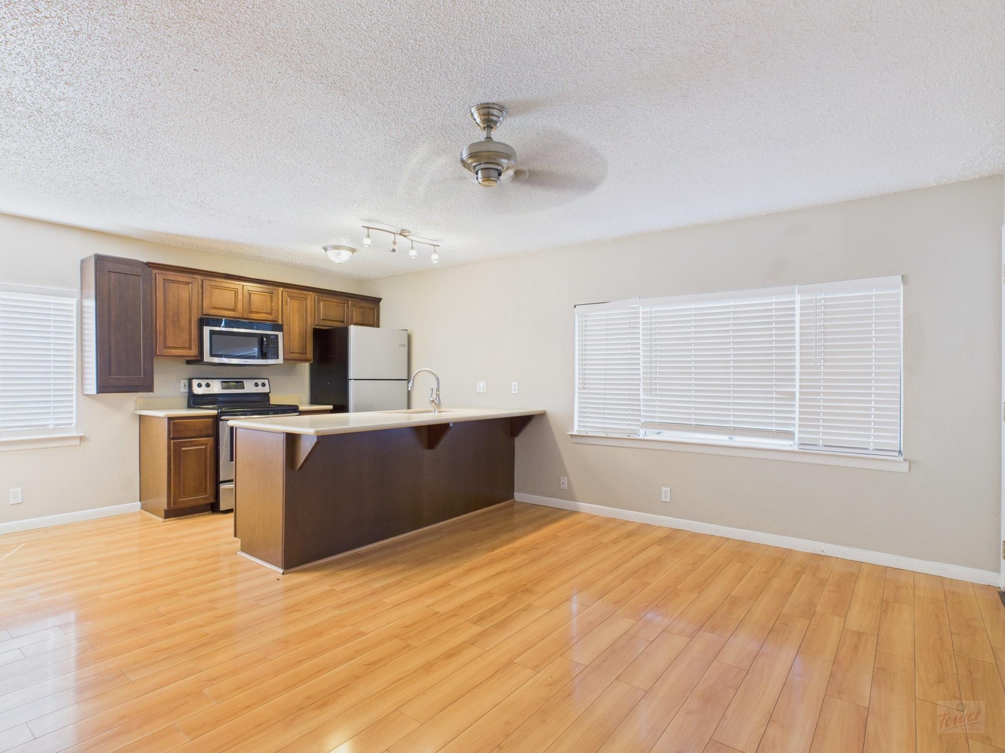 2408 Longview St #101 Property Photo 3