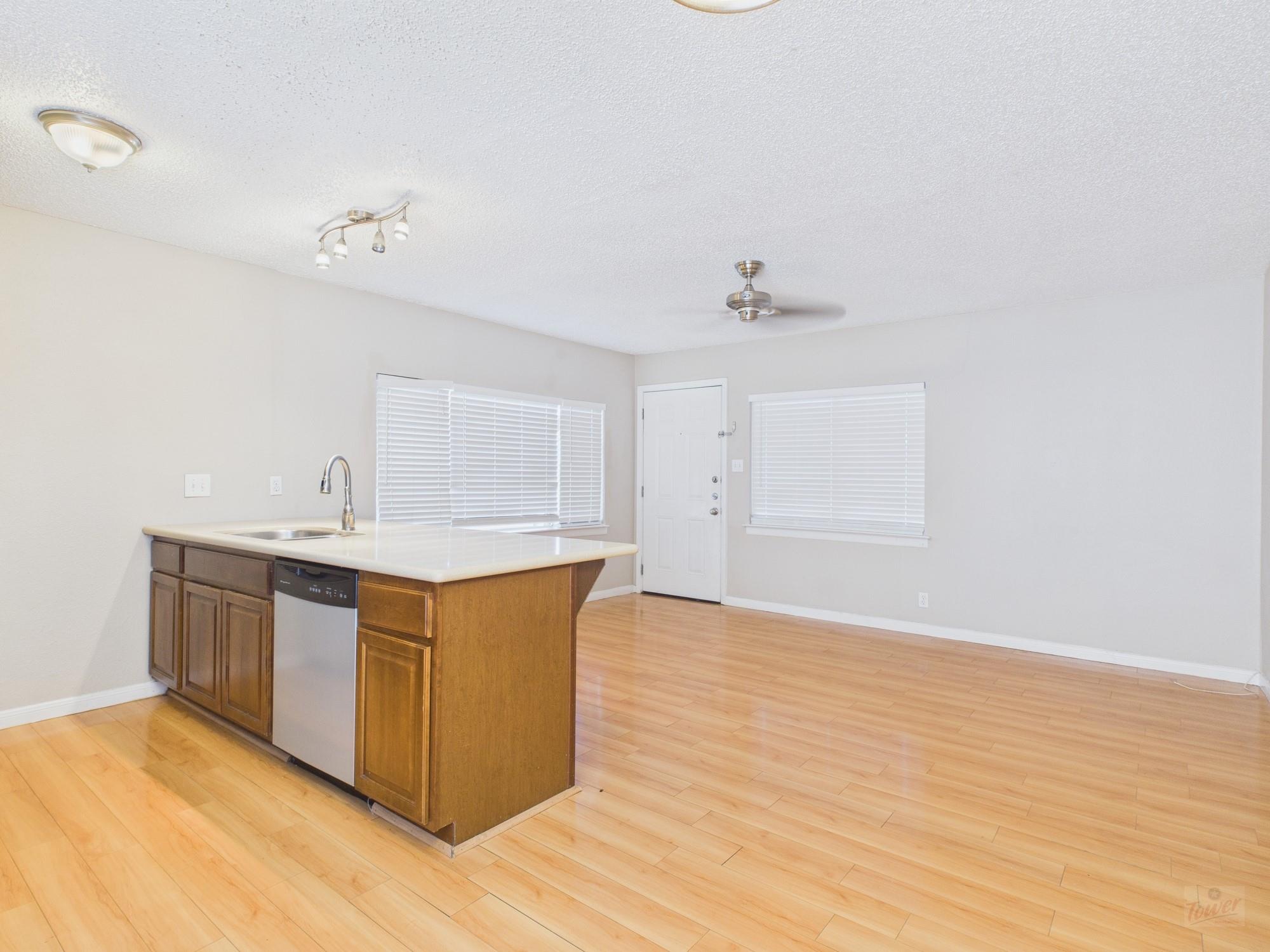 2408 Longview St #101 Property Photo 5