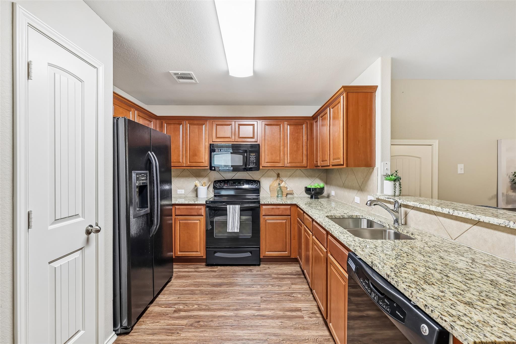 1808 Enchanted Rock Dr Property Photo 10