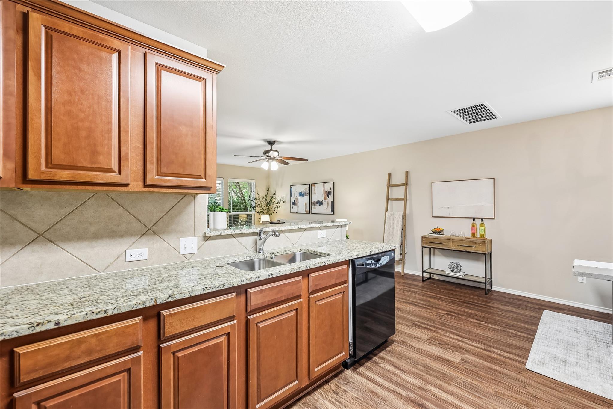 1808 Enchanted Rock Dr Property Photo 12