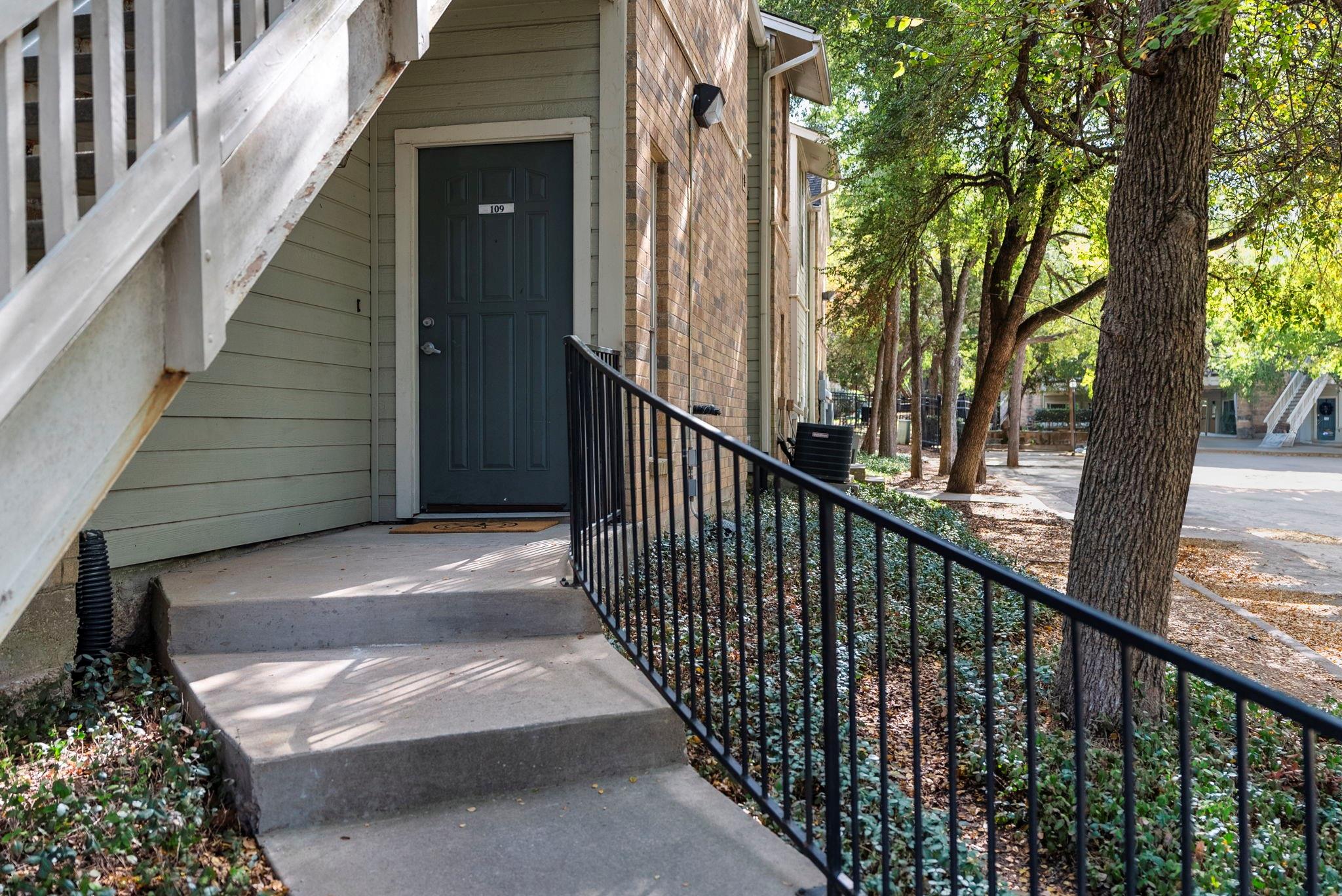 2450 Wickersham Ln #109 Property Photo 16