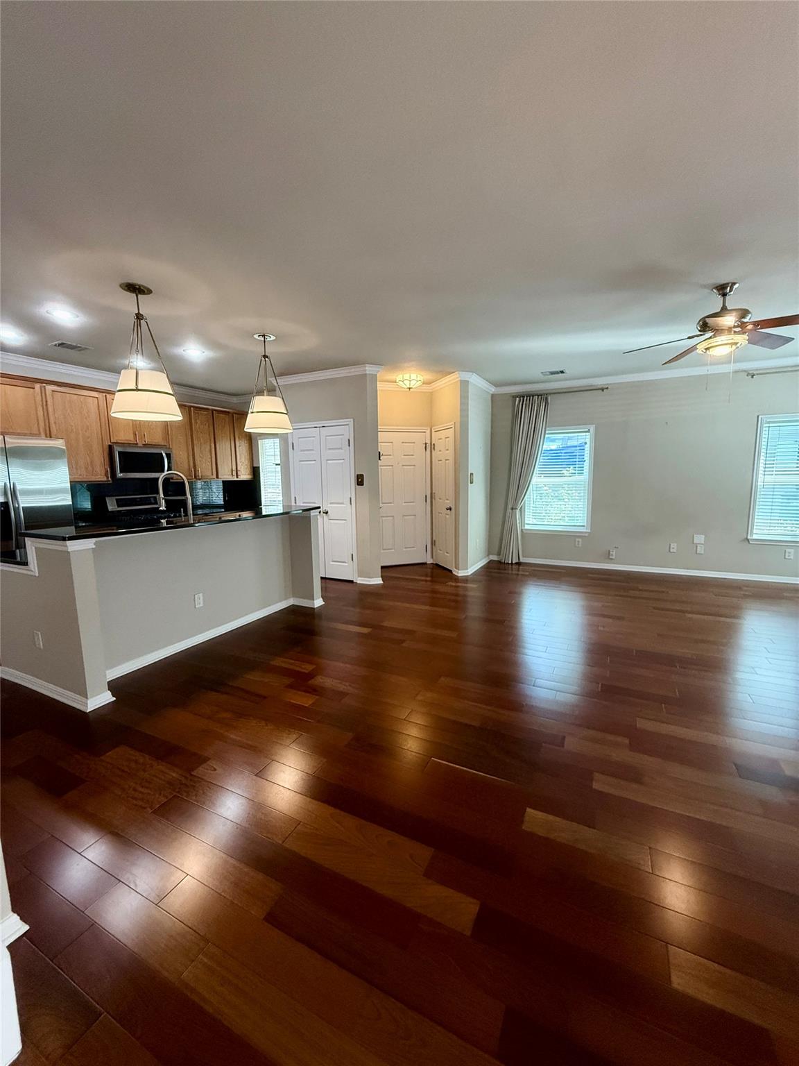411 W Saint Elmo Rd #39 Property Photo 3