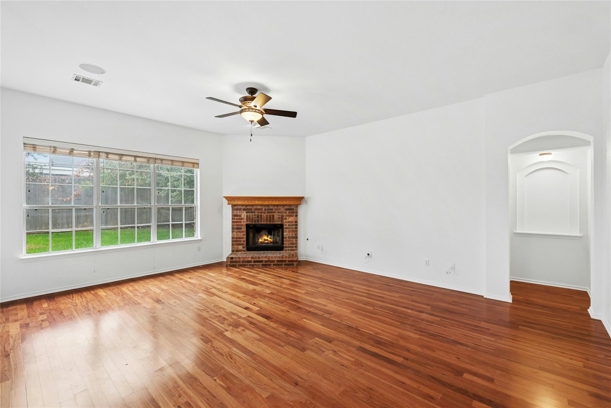 1421 Hargis Crk Property Photo 6