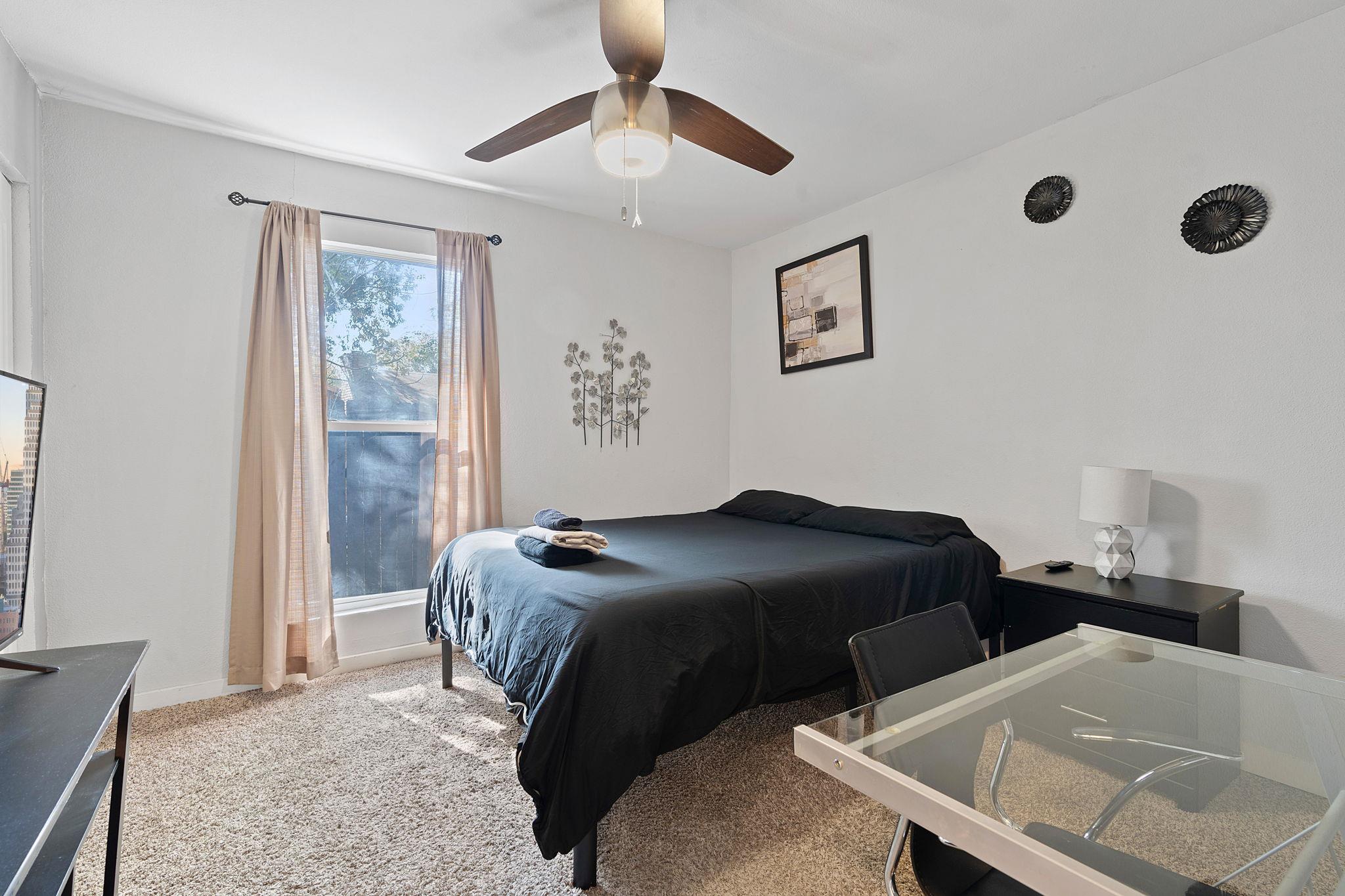 2603 Parker Ln #b Property Photo 8