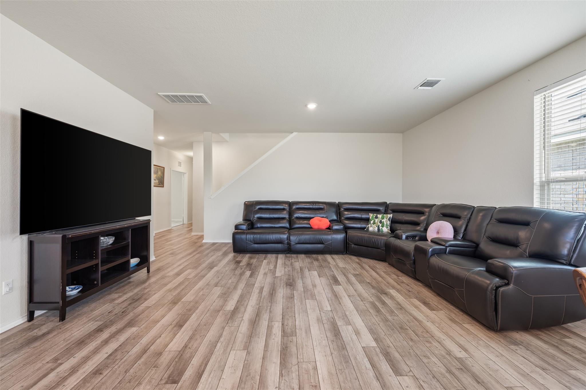 225 Gunther Way Property Photo 10