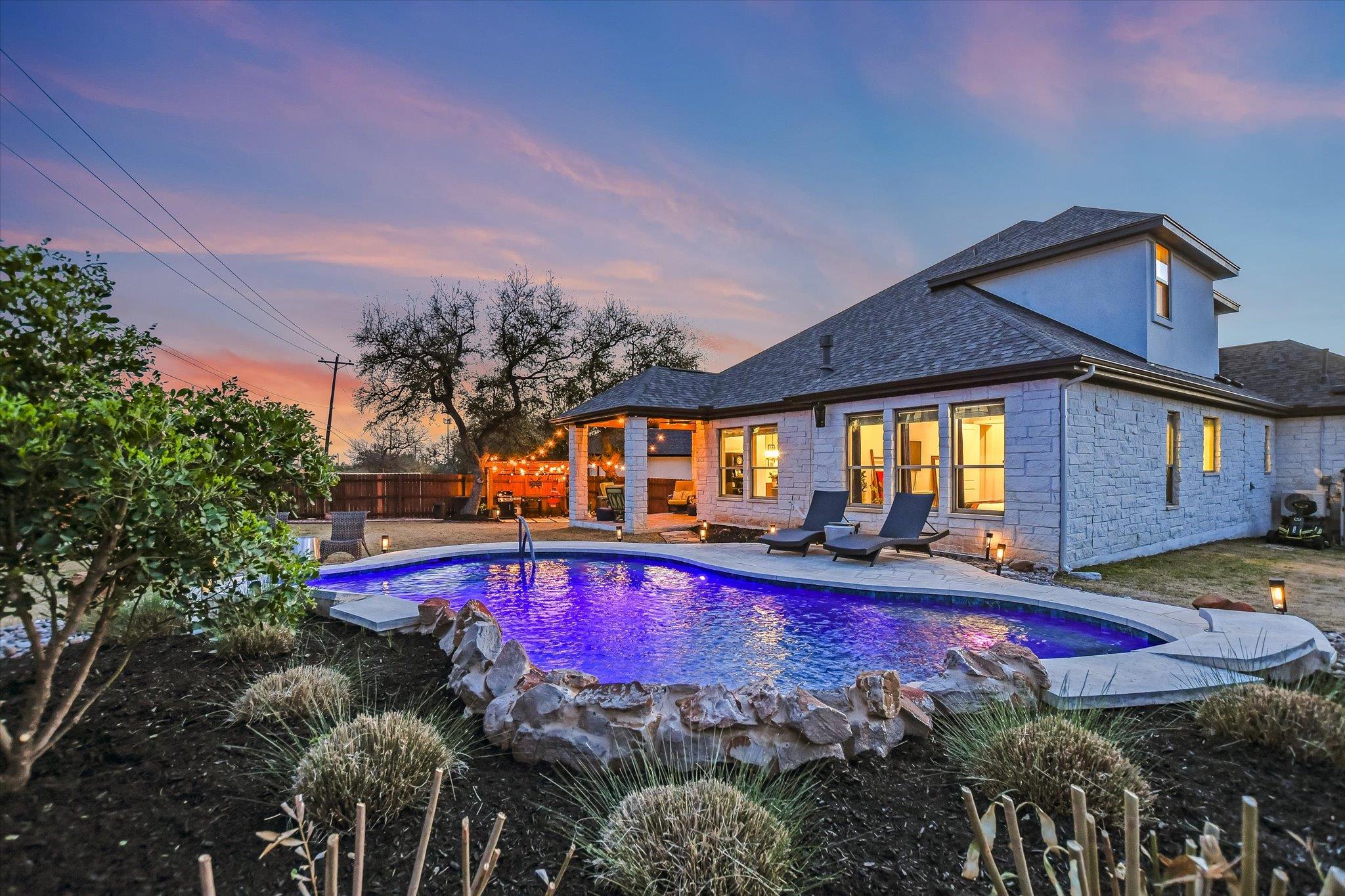 332 Axis Loop Property Photo