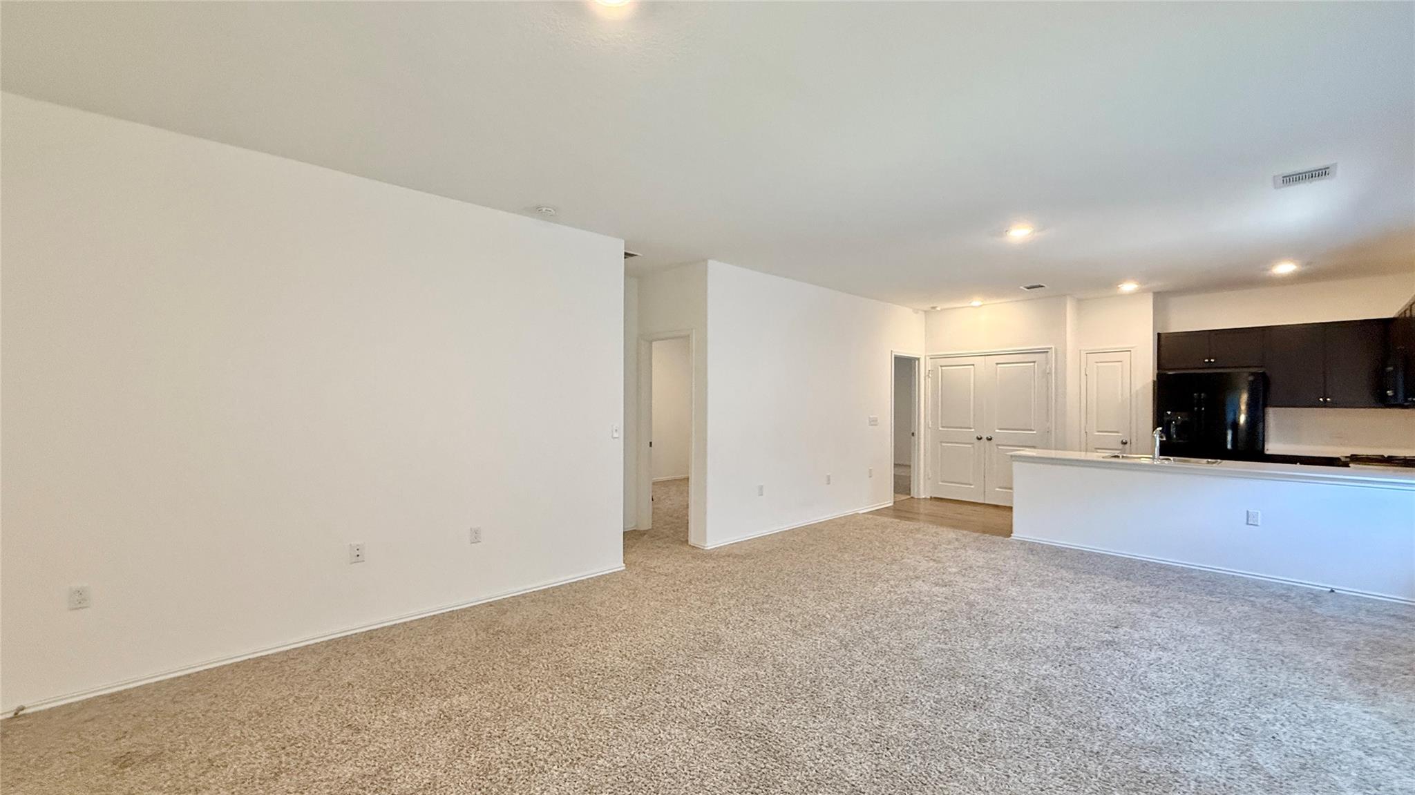 14308 Eientrill Pass Property Photo 3