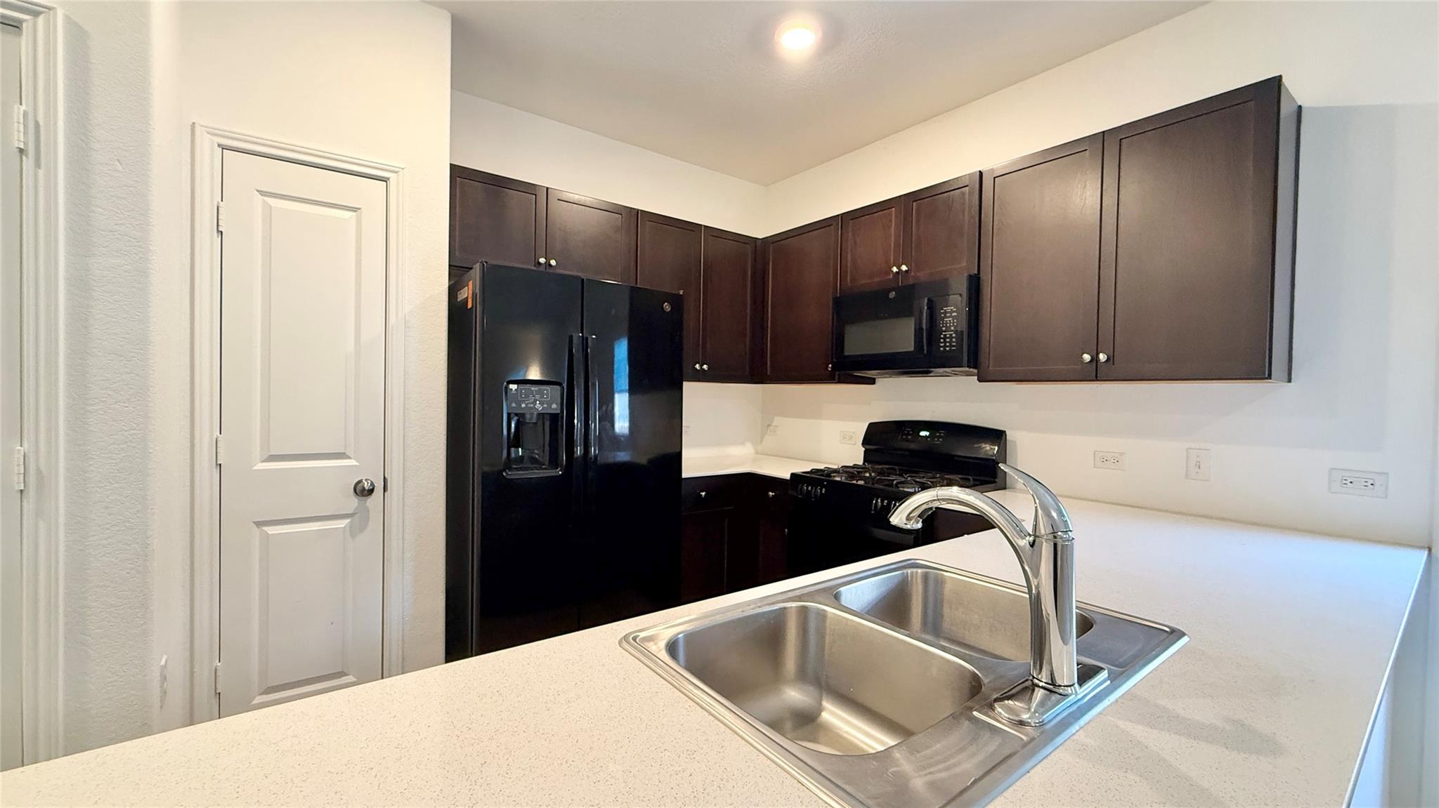 14308 Eientrill Pass Property Photo 5
