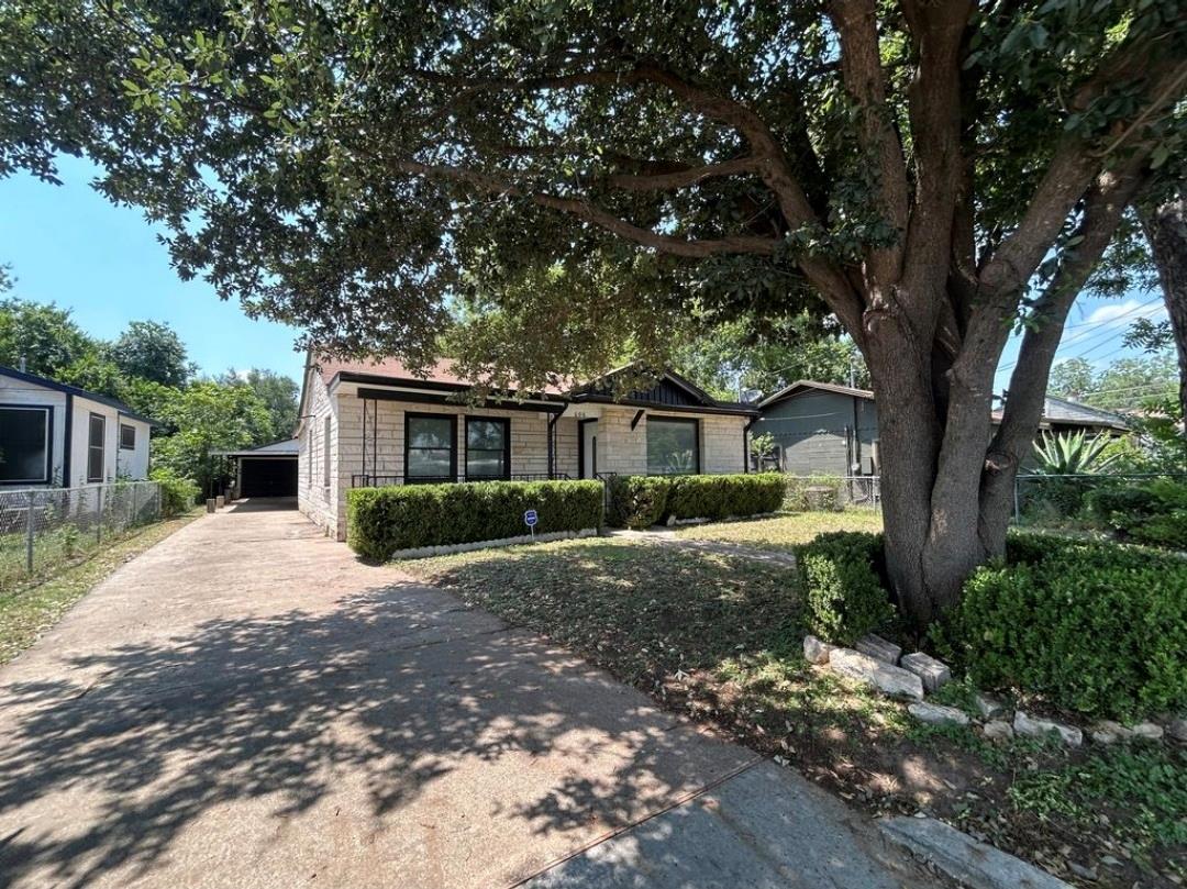 606 Springdale Rd Property Photo