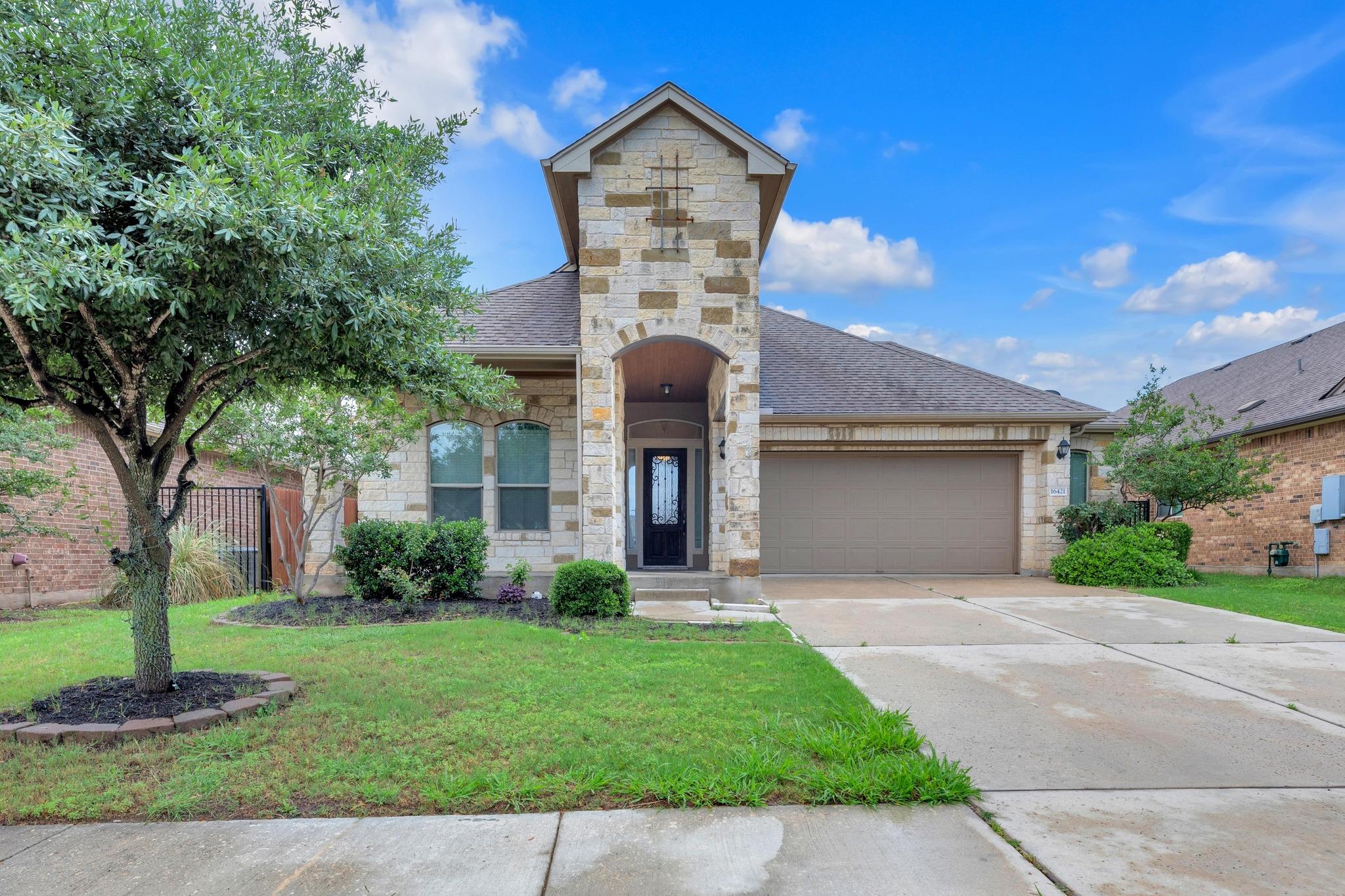 16421 Pallazo Dr Property Photo