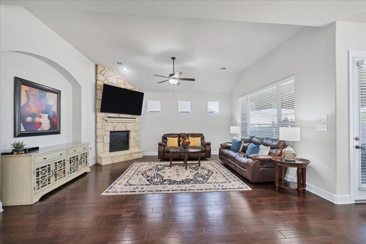 509 Fair Oaks Dr Property Photo 3