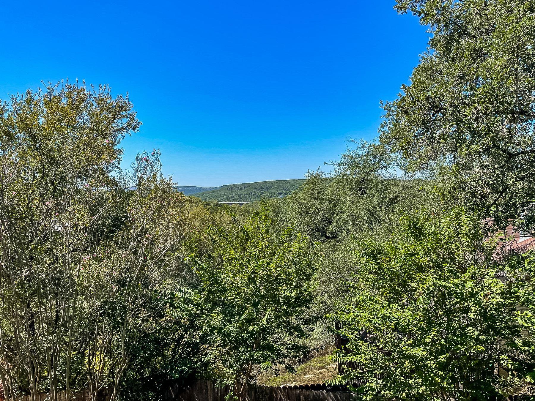 5203 Doe Valley Ln Property Photo 2