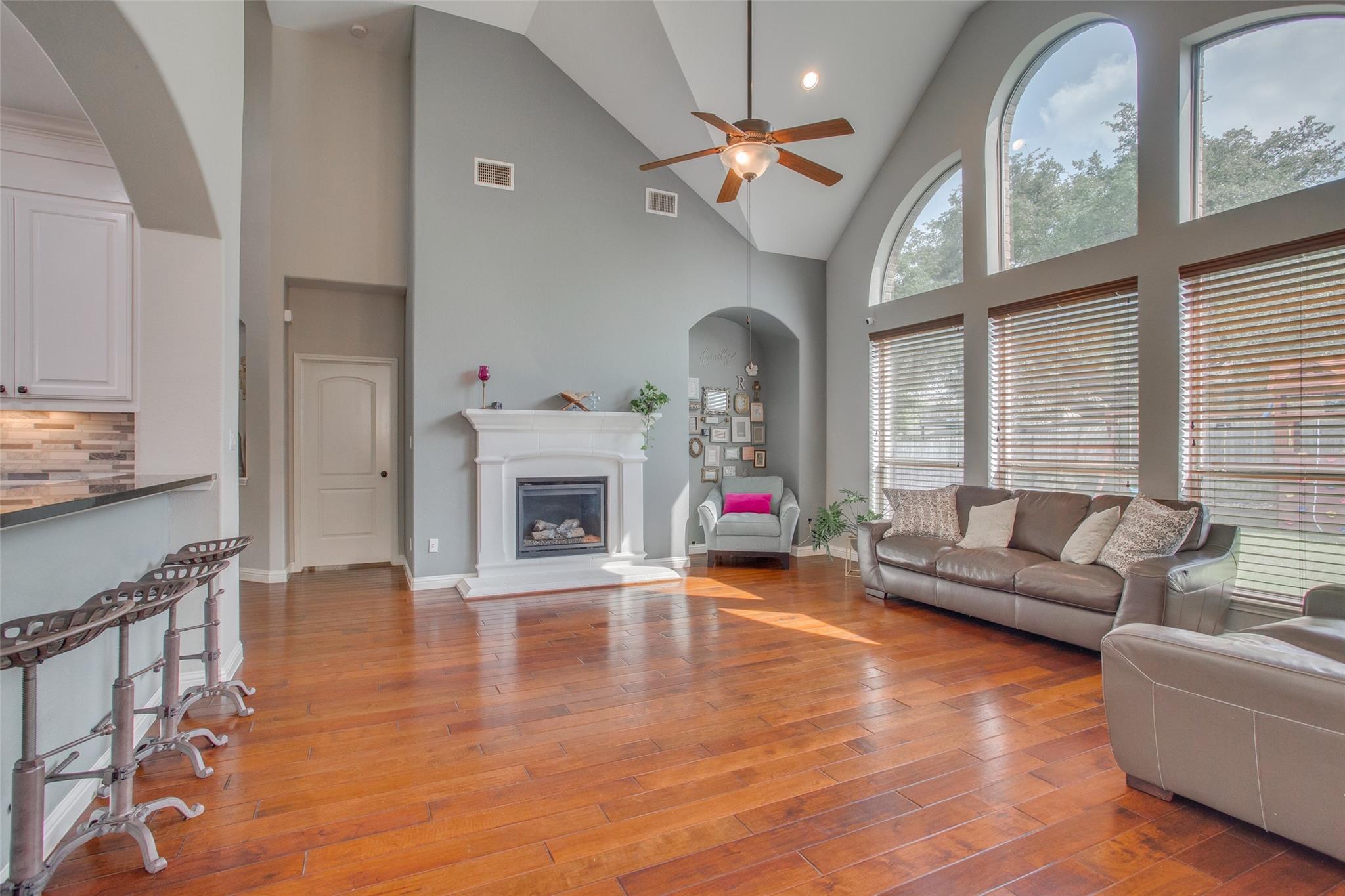 12221 Montclair Bnd Property Photo 5