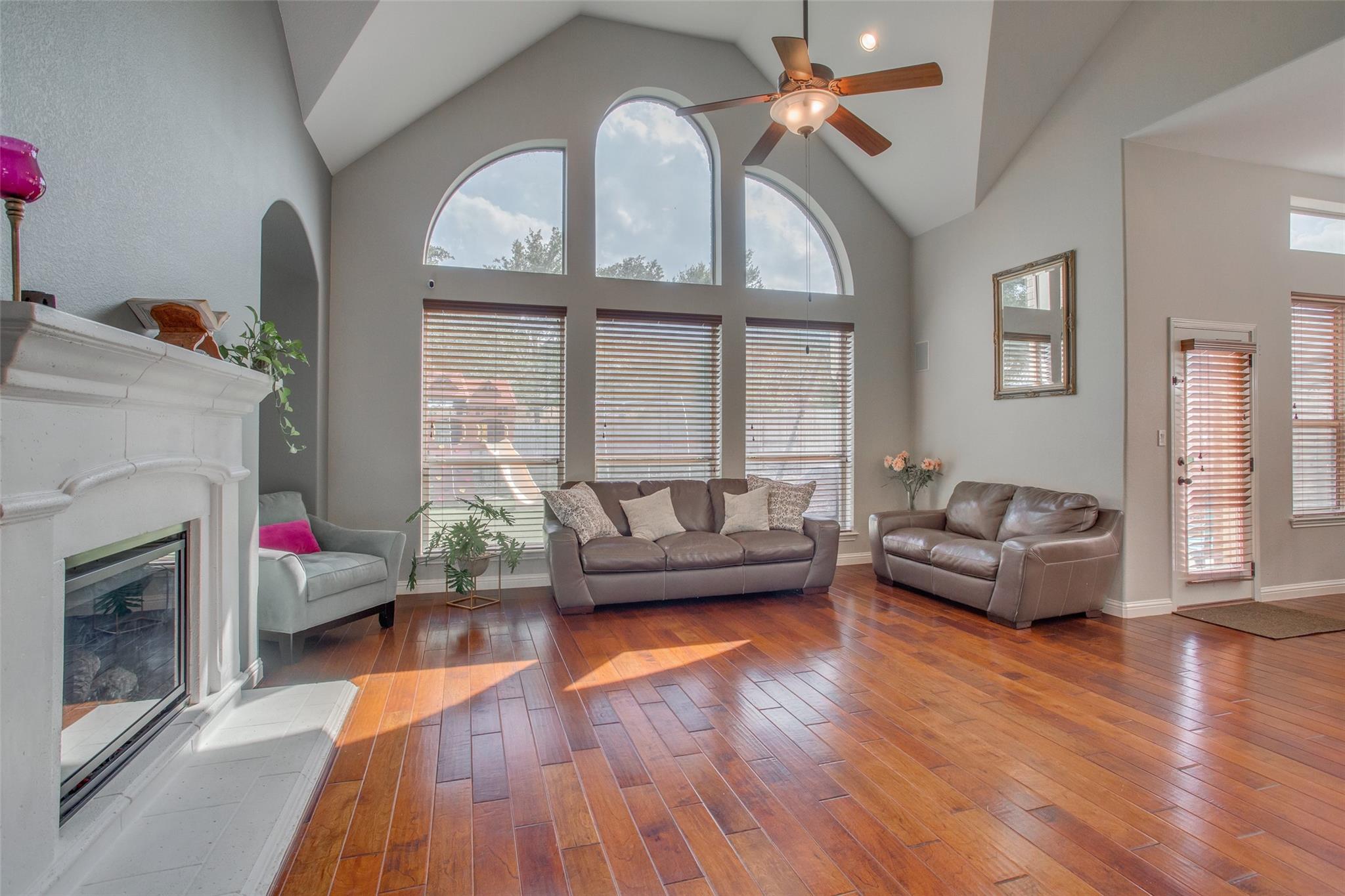 12221 Montclair Bnd Property Photo 6