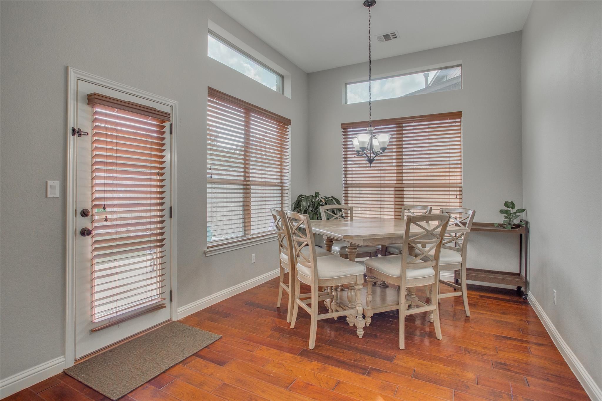 12221 Montclair Bnd Property Photo 9