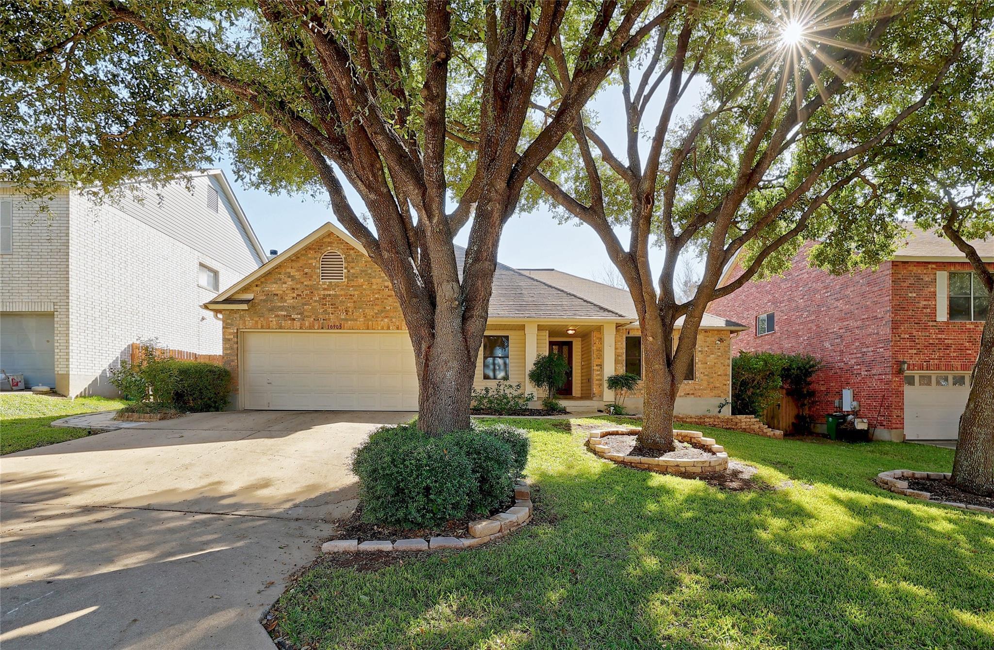 10905 Claywood Dr Property Photo 1