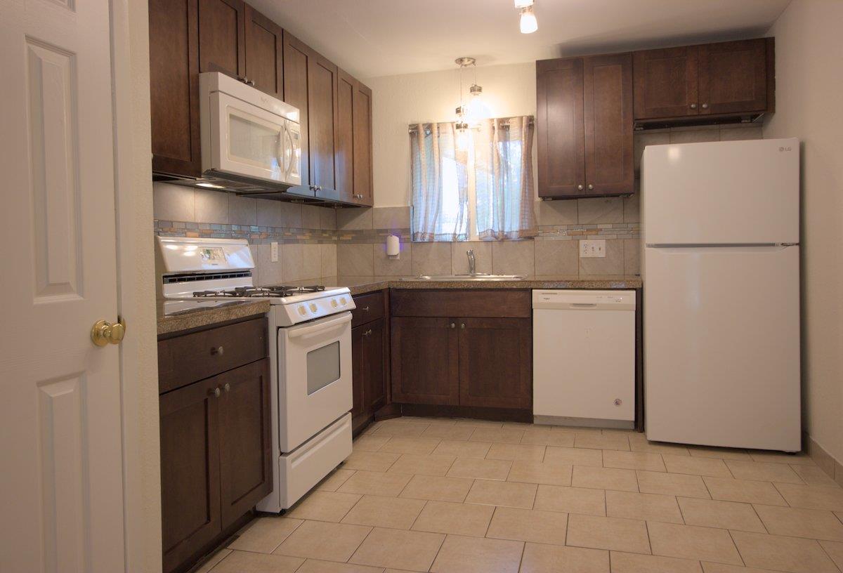5204 Village Trl Property Photo 3